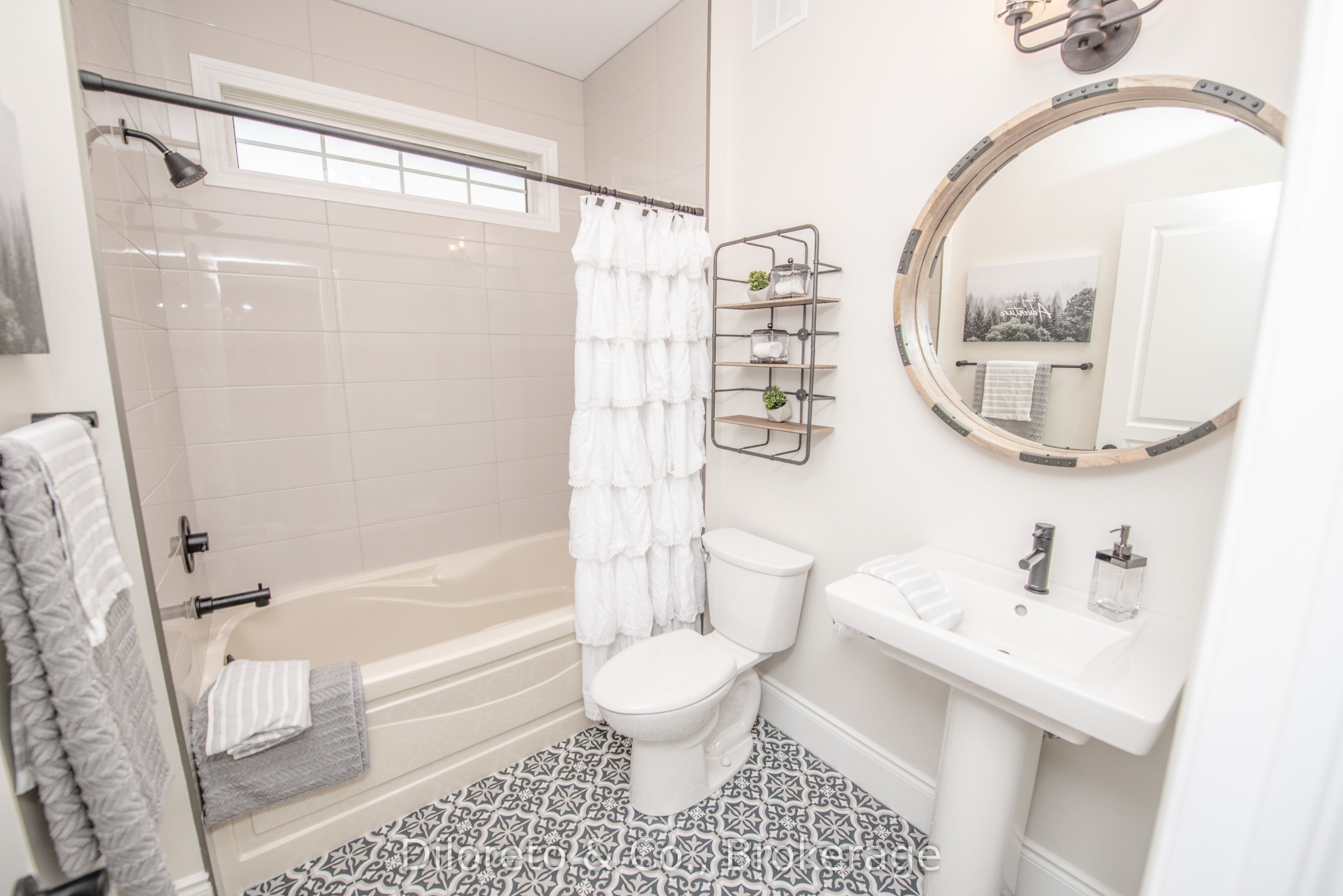 7307 Sideroad 5 W A Property Photo 25