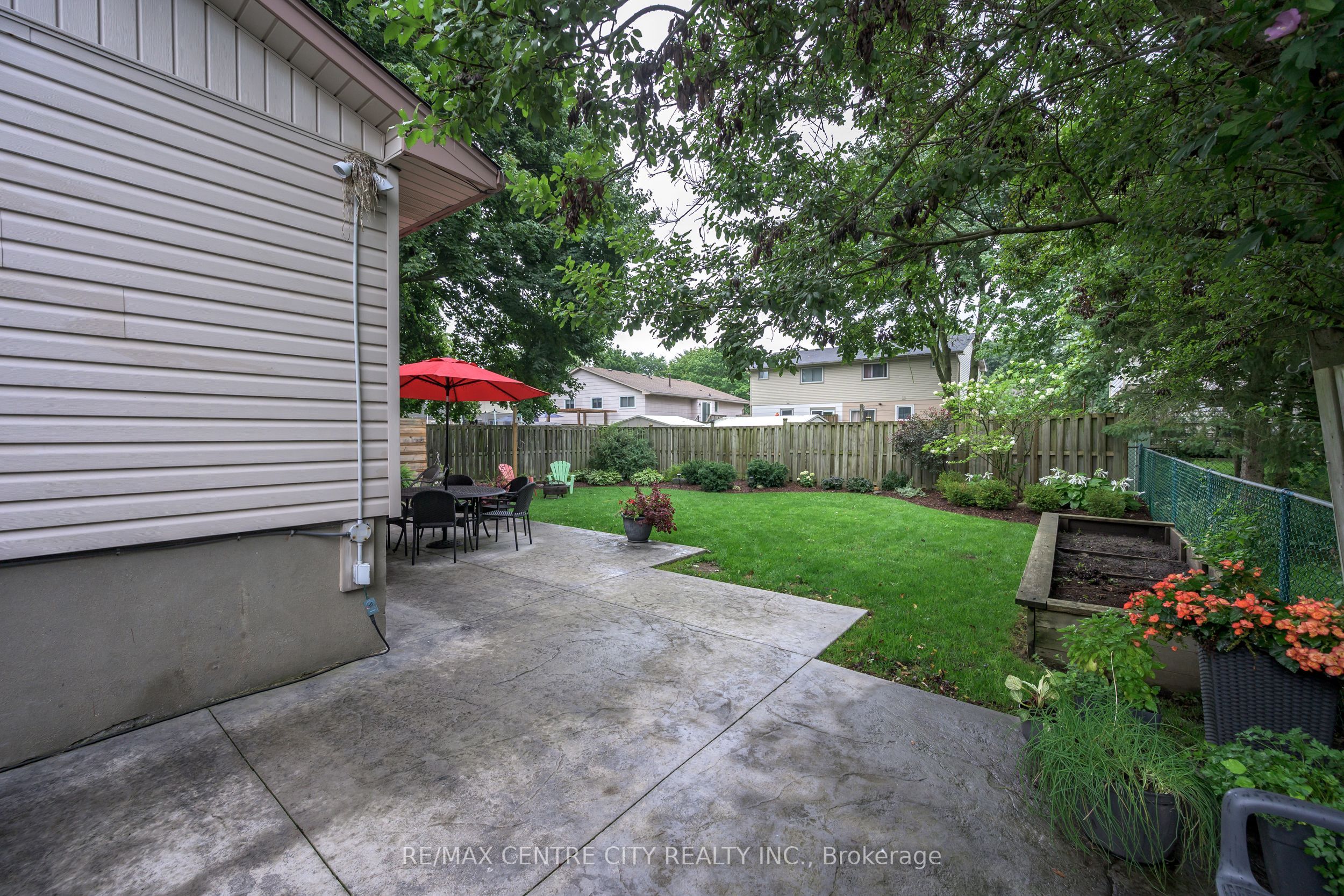 71 Ardsley Road Property Photo 4