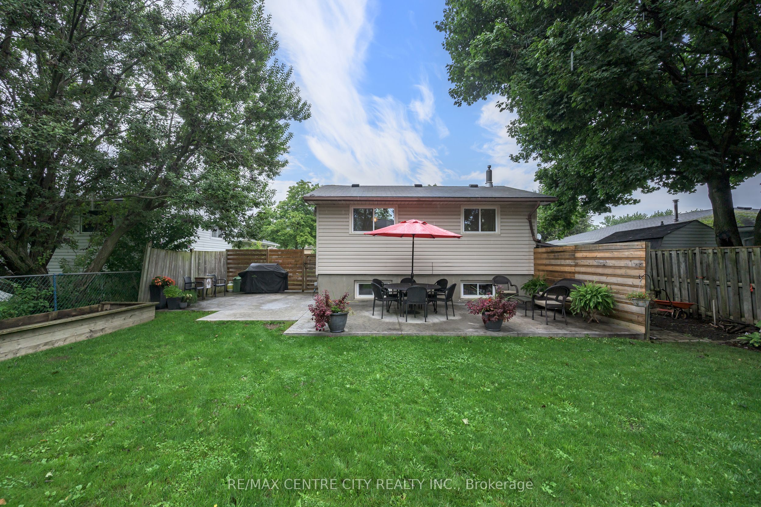 71 Ardsley Road Property Photo 9