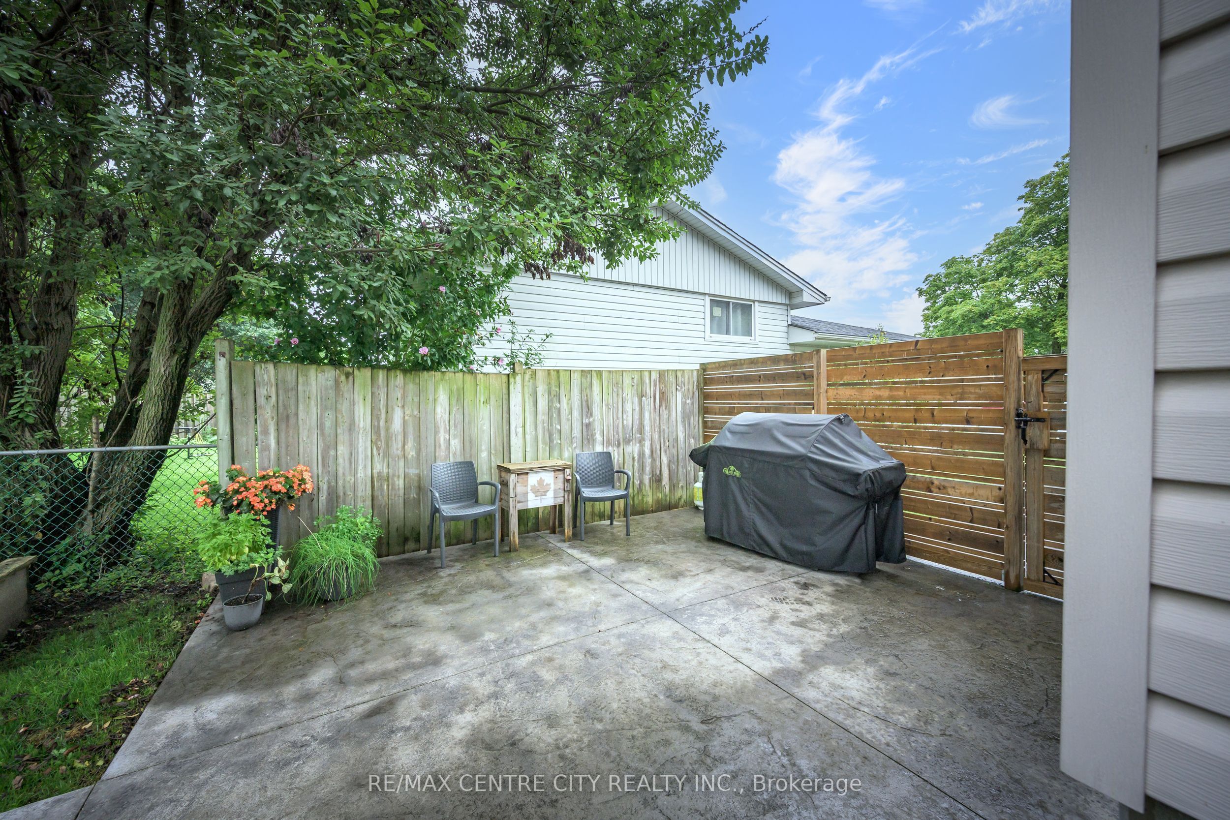 71 Ardsley Road Property Photo 11