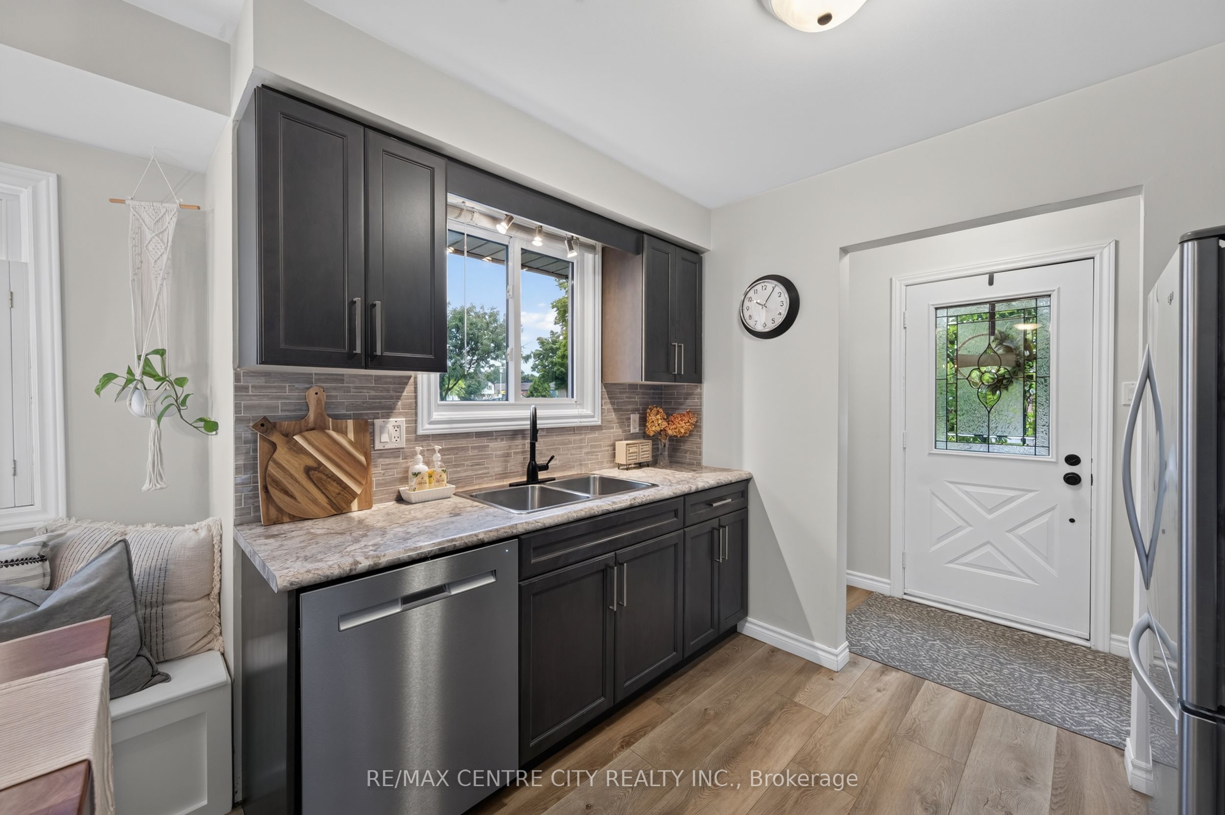 71 Ardsley Road Property Photo 18