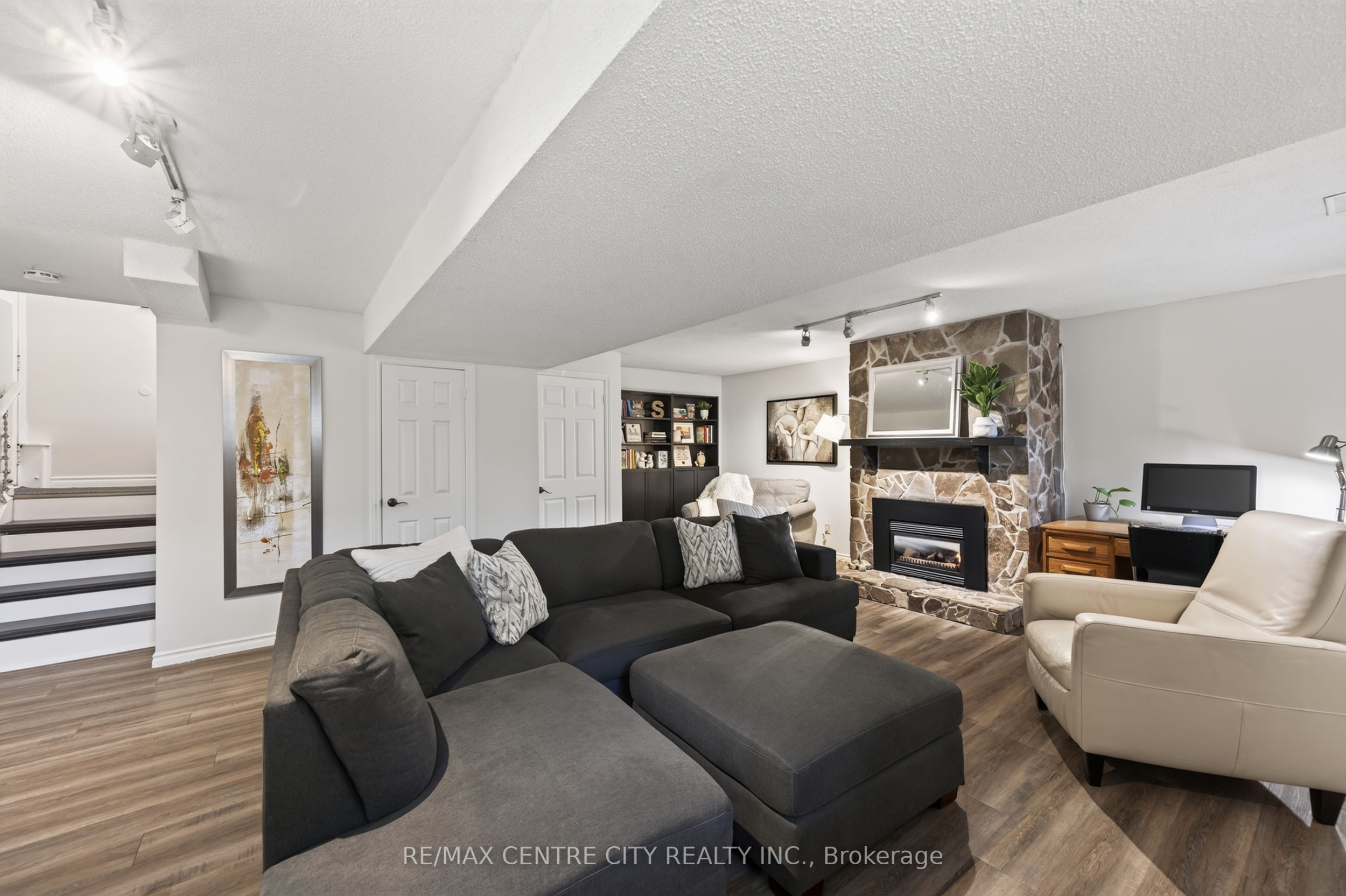 71 Ardsley Road Property Photo 28