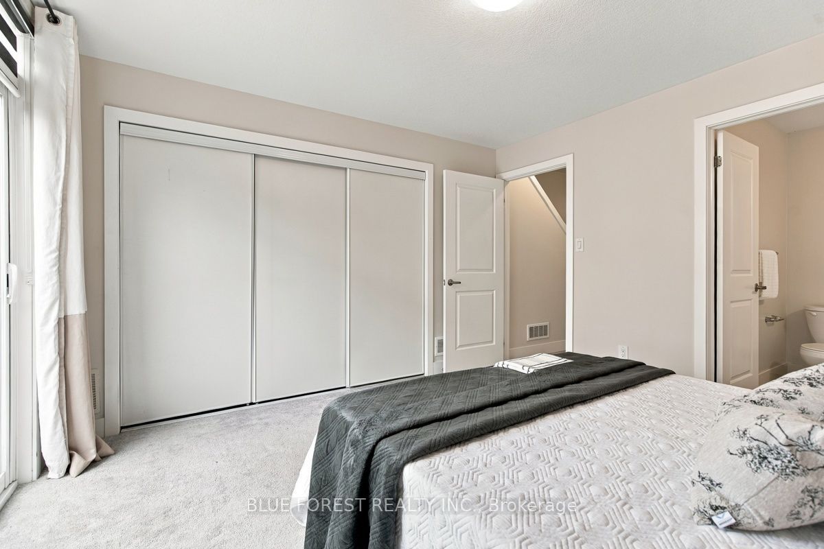 2112 Meadowgate Boulevard Property Photo 7