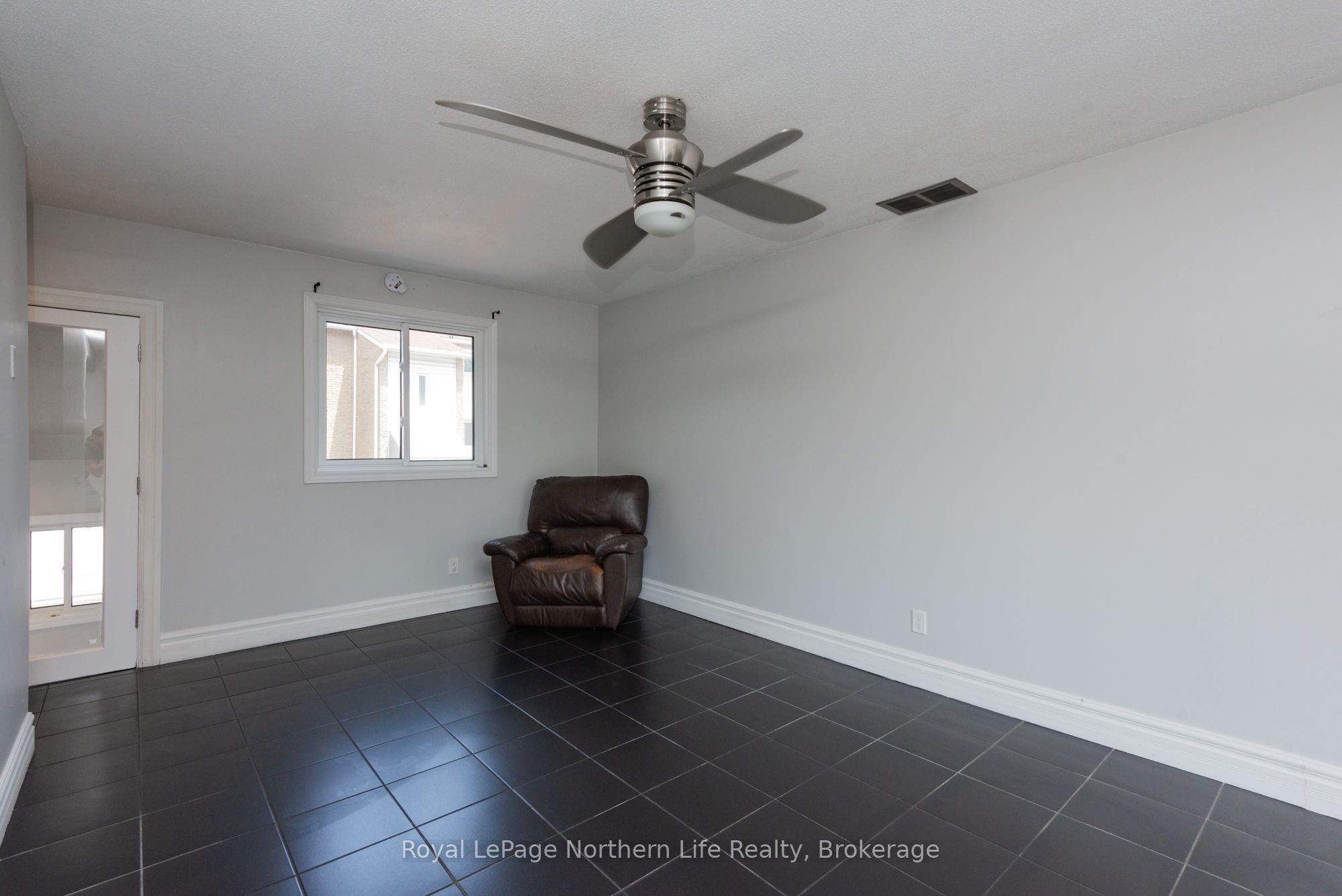 850 Lakeshore Drive 8 Property Photo 16