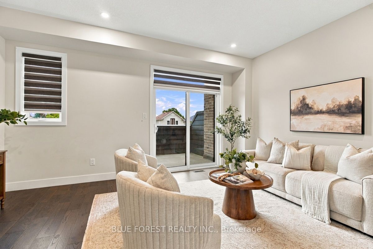 2112 Meadowgate Boulevard Property Photo 10