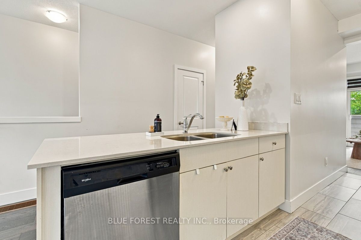 2112 Meadowgate Boulevard Property Photo 19