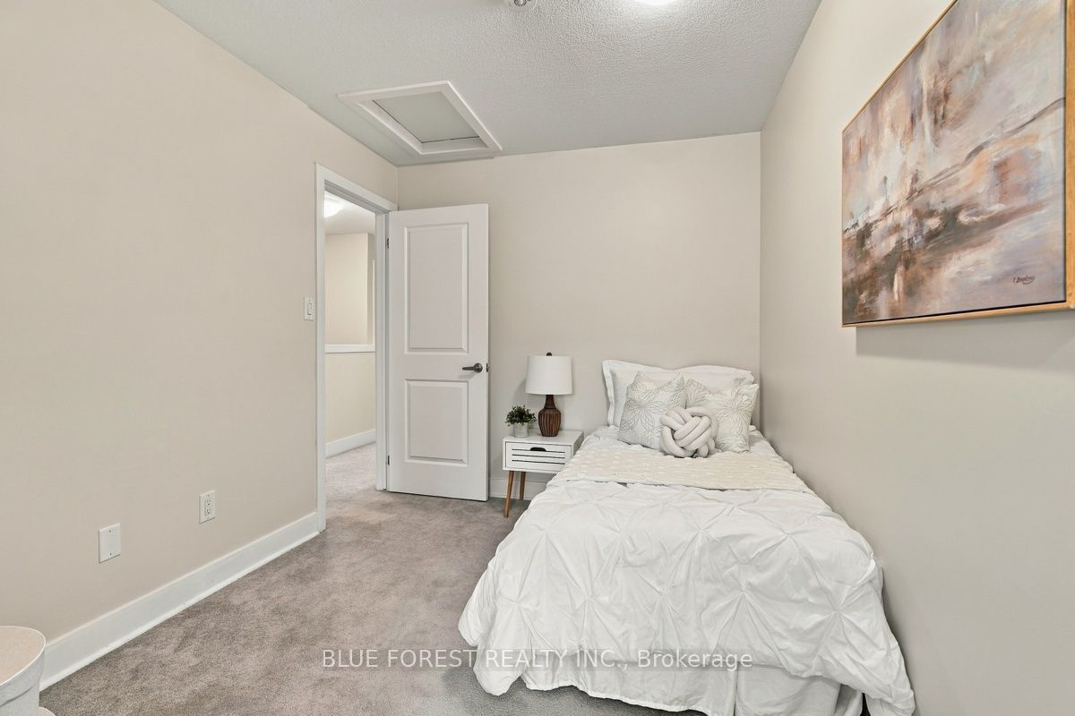 2112 Meadowgate Boulevard Property Photo 32