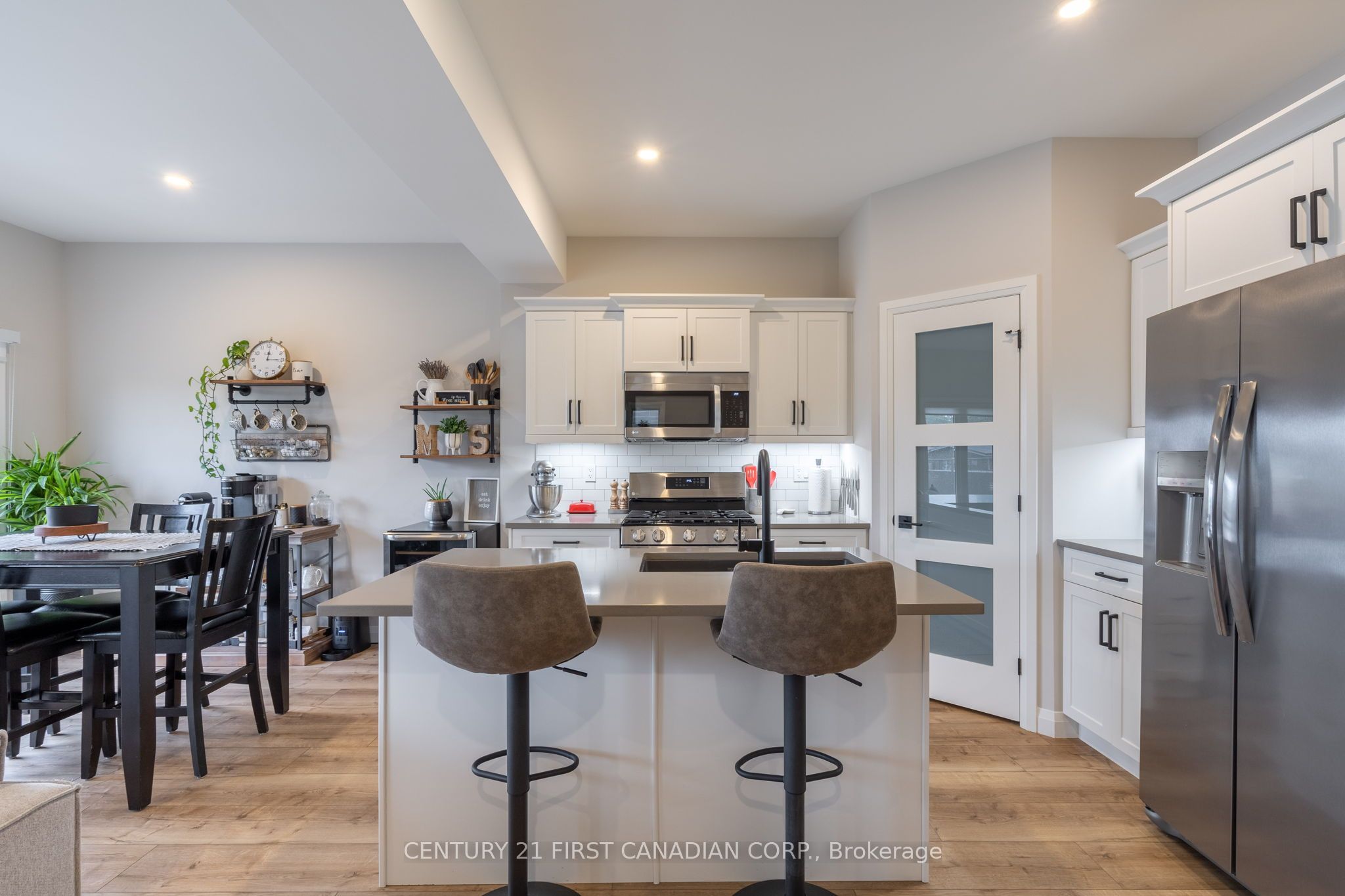 17 Nicholson Street 19 Property Photo 5
