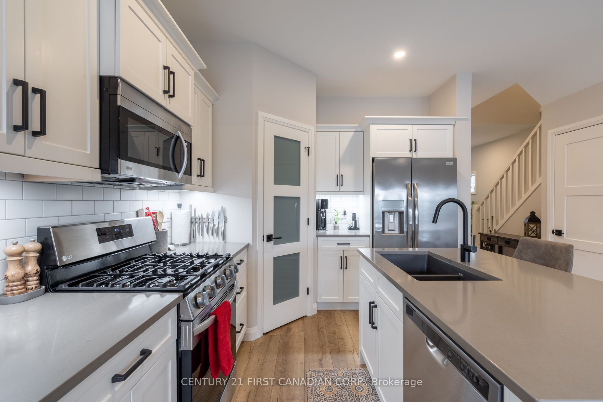 17 Nicholson Street 19 Property Photo 7