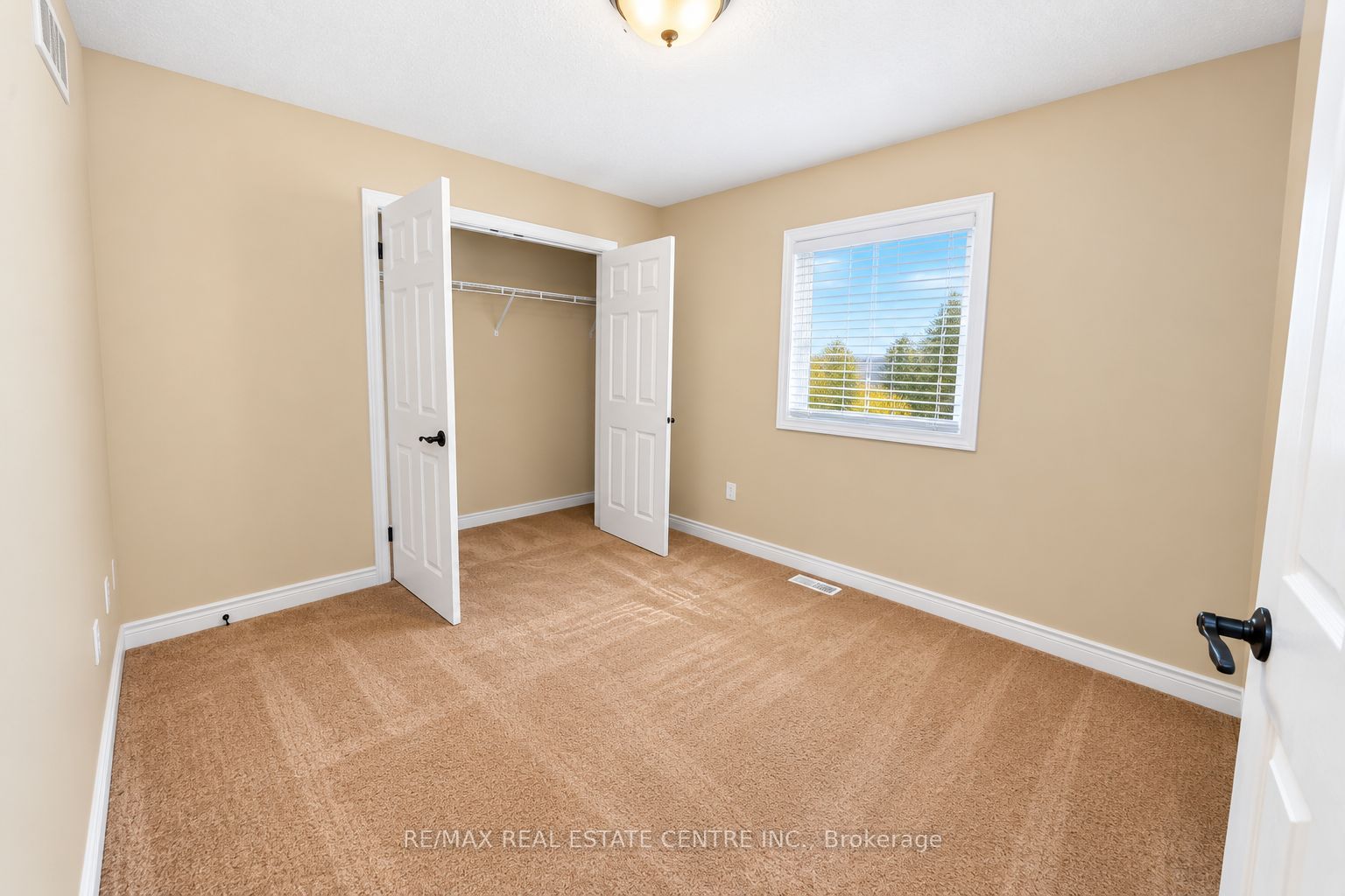 4 Drone Crescent Property Photo 15