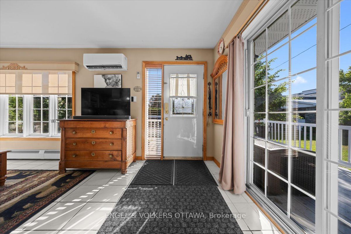 528 St Lawrence Street Property Photo 2