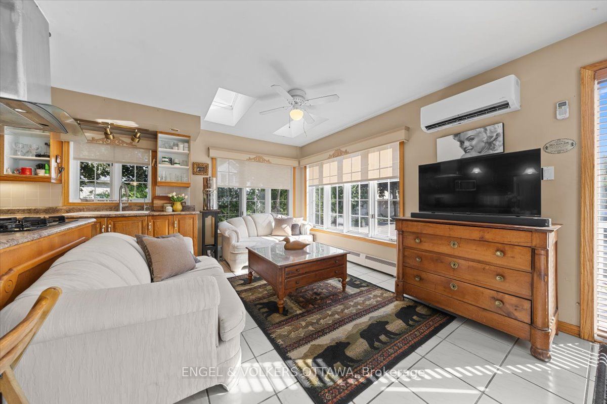 528 St Lawrence Street Property Photo 4