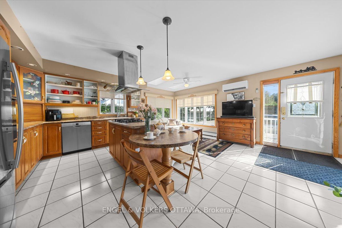 528 St Lawrence Street Property Photo 10