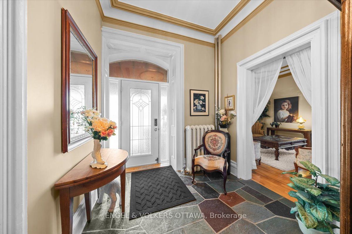 528 St Lawrence Street Property Photo 21