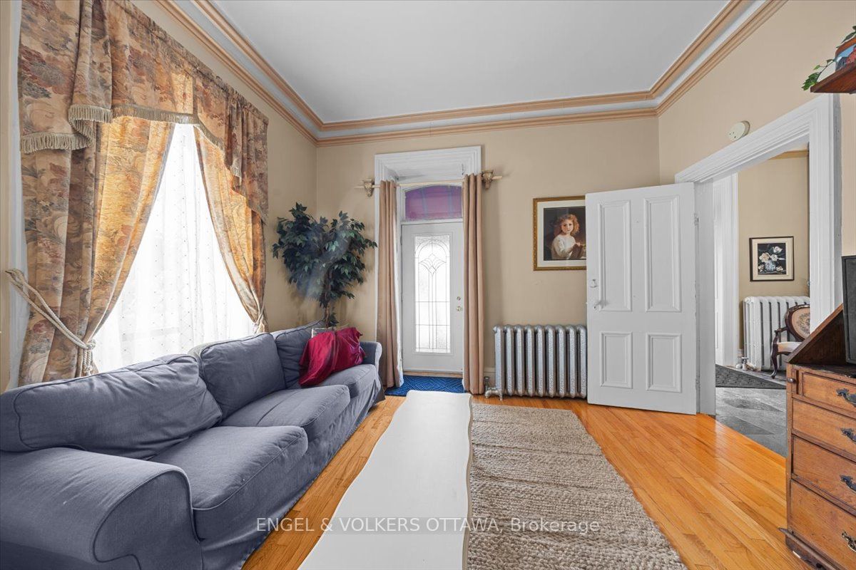 528 St Lawrence Street Property Photo 24