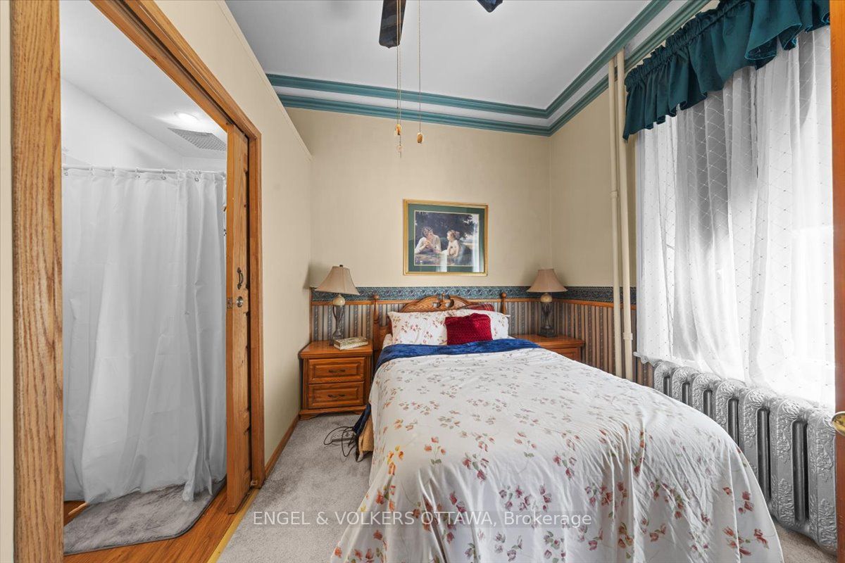 528 St Lawrence Street Property Photo 25