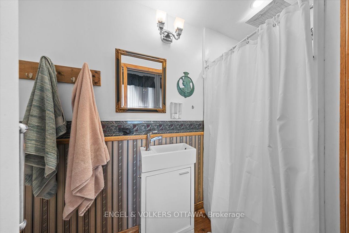 528 St Lawrence Street Property Photo 26