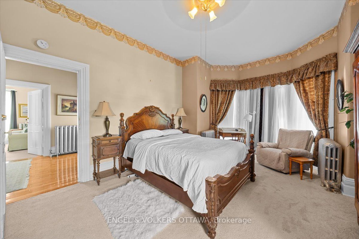 528 St Lawrence Street Property Photo 33