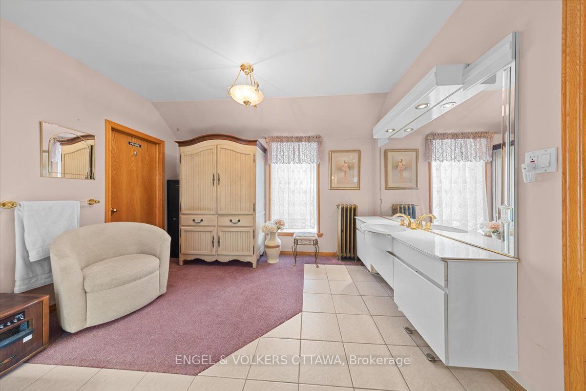 528 St Lawrence Street Property Photo 36