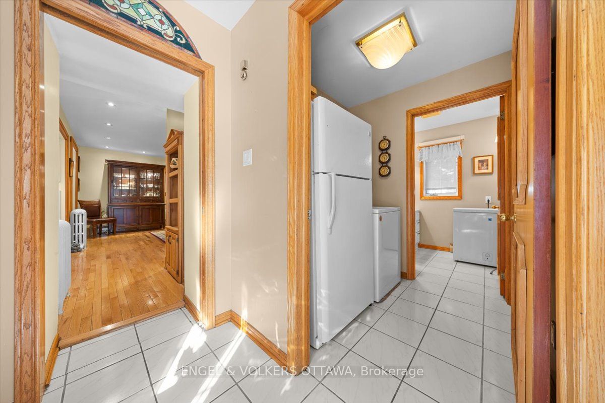 528 St Lawrence Street Property Photo 38