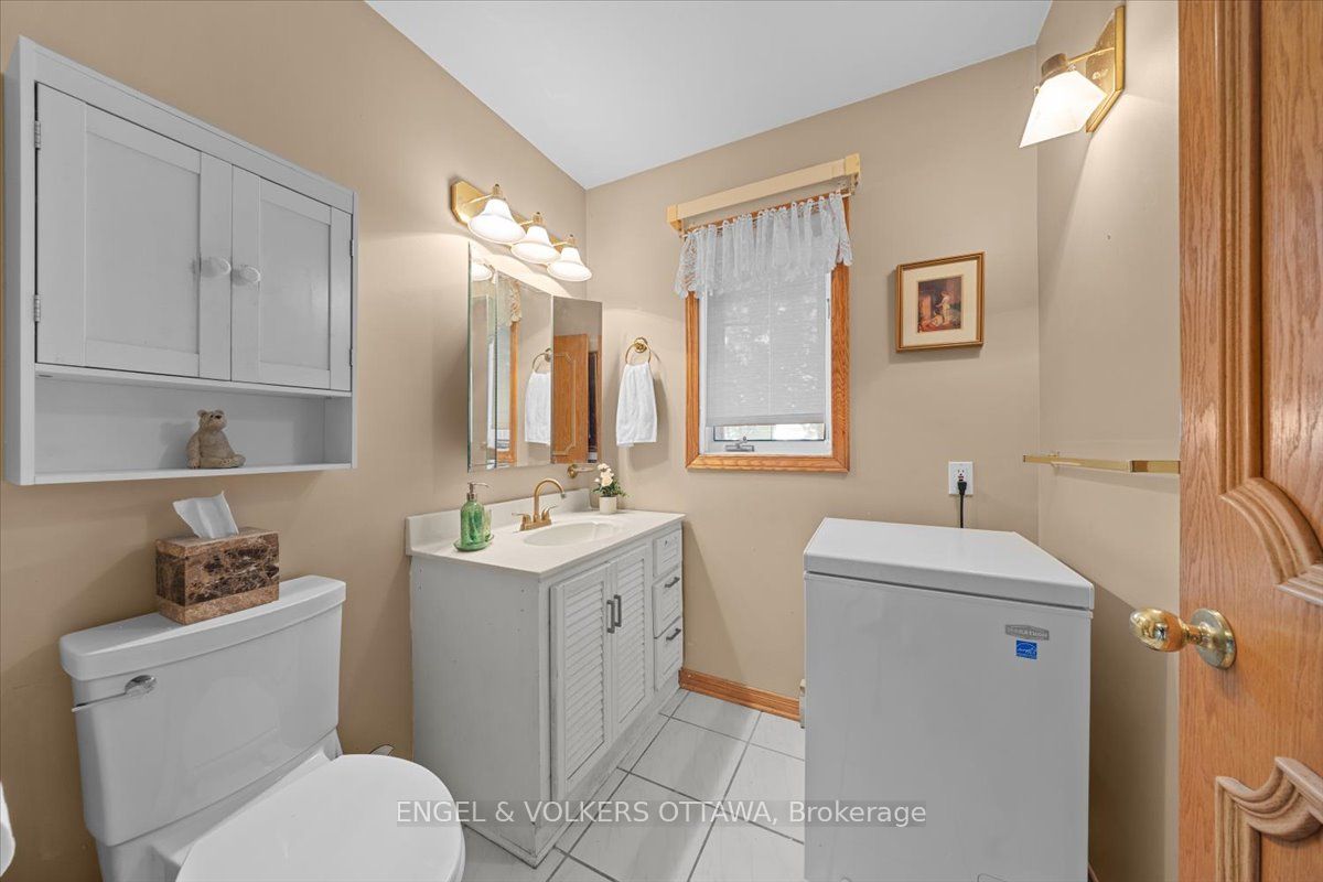 528 St Lawrence Street Property Photo 39