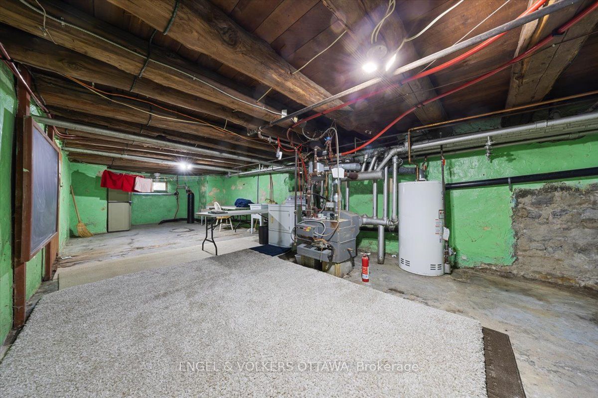 528 St Lawrence Street Property Photo 42