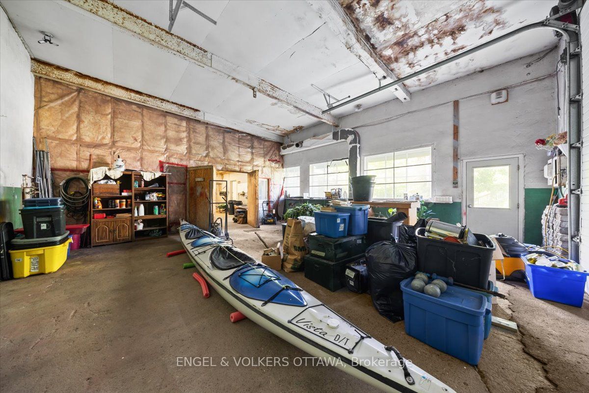 528 St Lawrence Street Property Photo 44