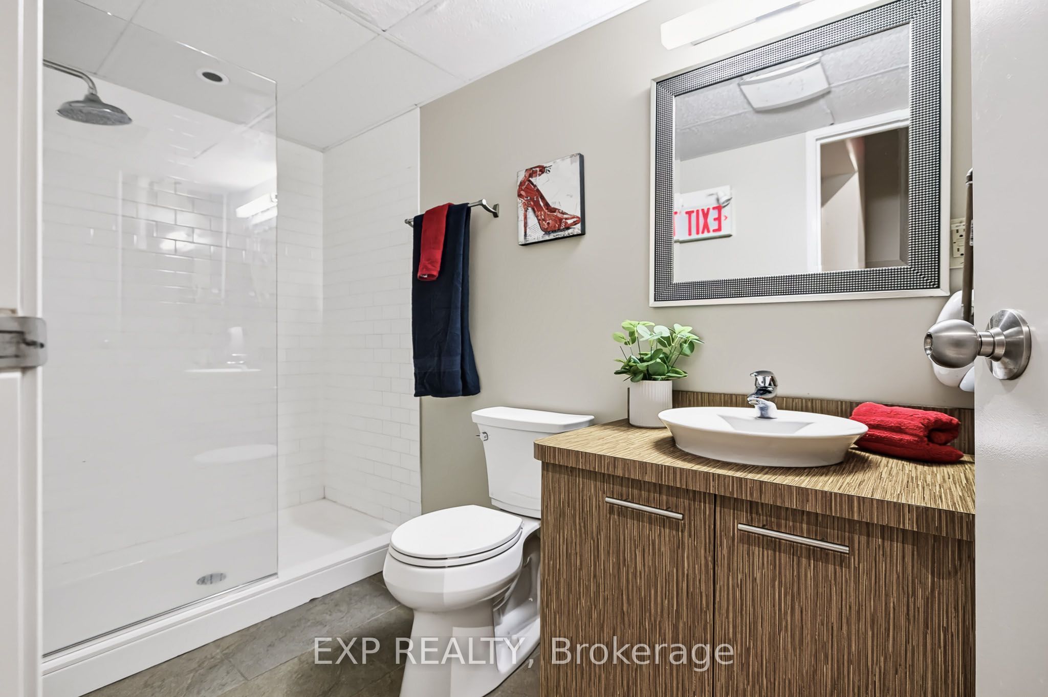 122 Guigues Avenue W Unit 1 Level 1 Property Photo 22