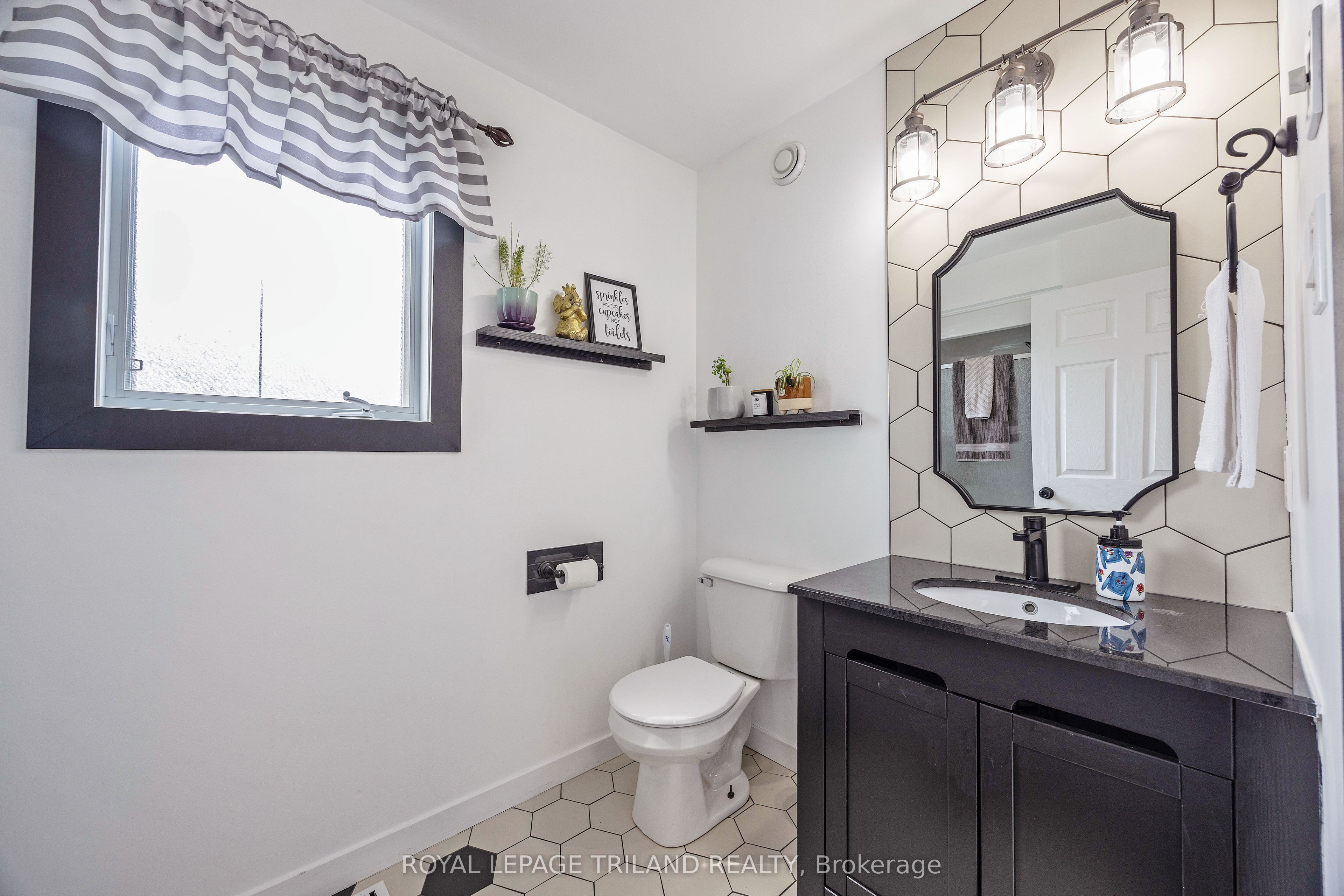 18 Tara Court Property Photo 8