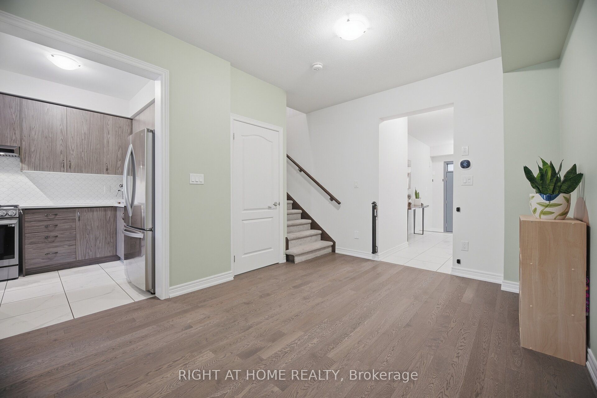 166 Deerpath Drive 79 Property Photo 6