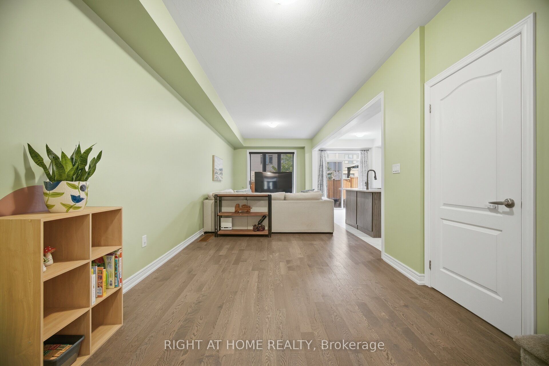 166 Deerpath Drive 79 Property Photo 7