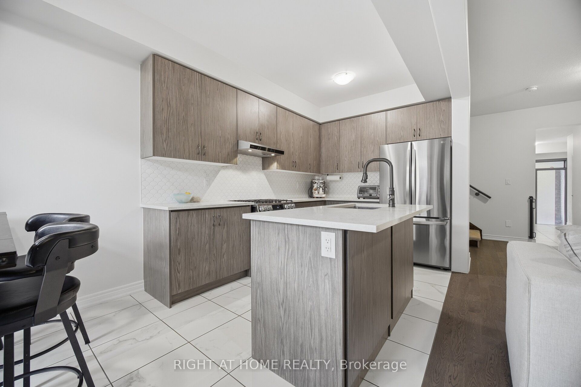 166 Deerpath Drive 79 Property Photo 8