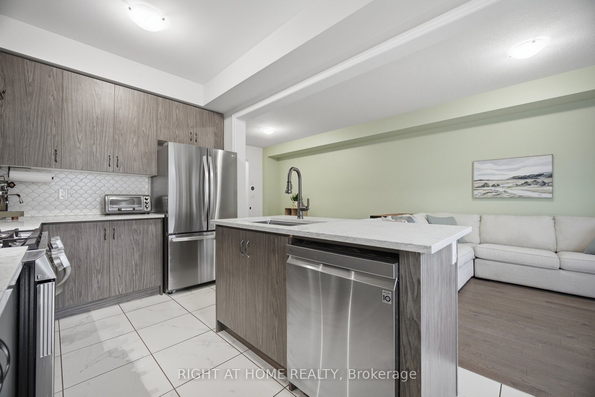 166 Deerpath Drive 79 Property Photo 10