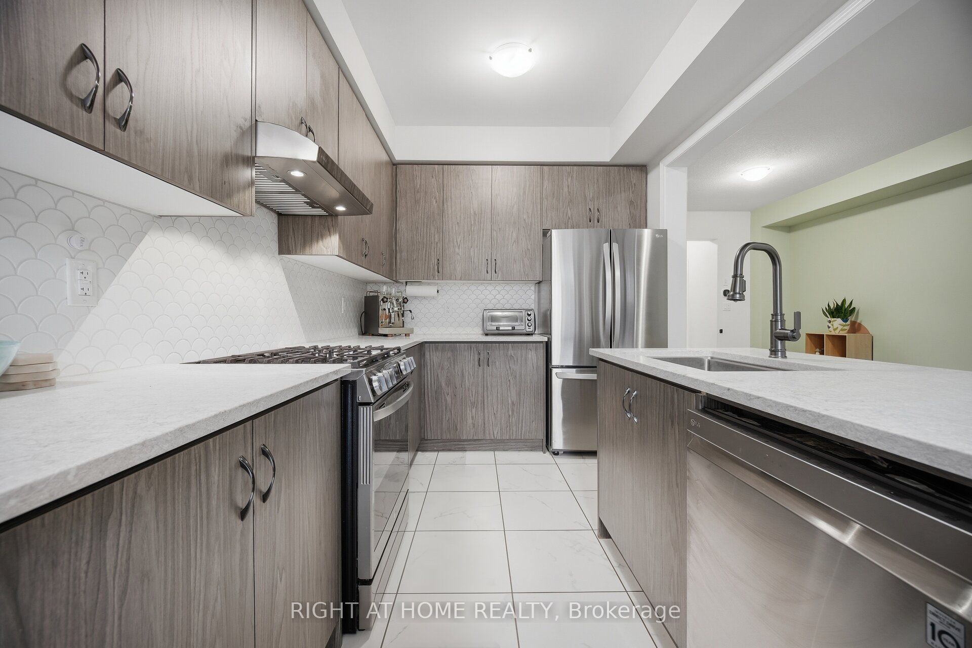 166 Deerpath Drive 79 Property Photo 12