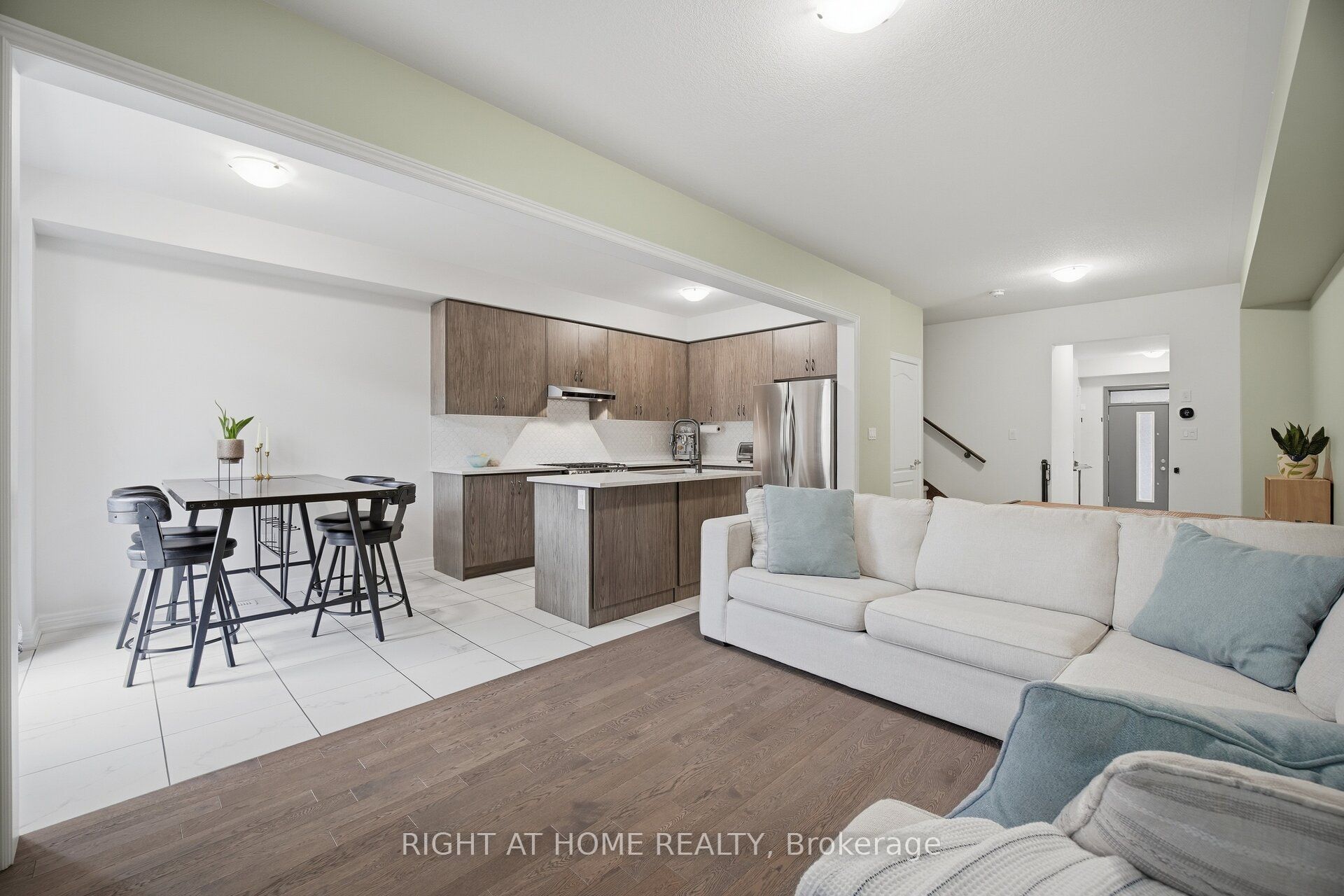 166 Deerpath Drive 79 Property Photo 17