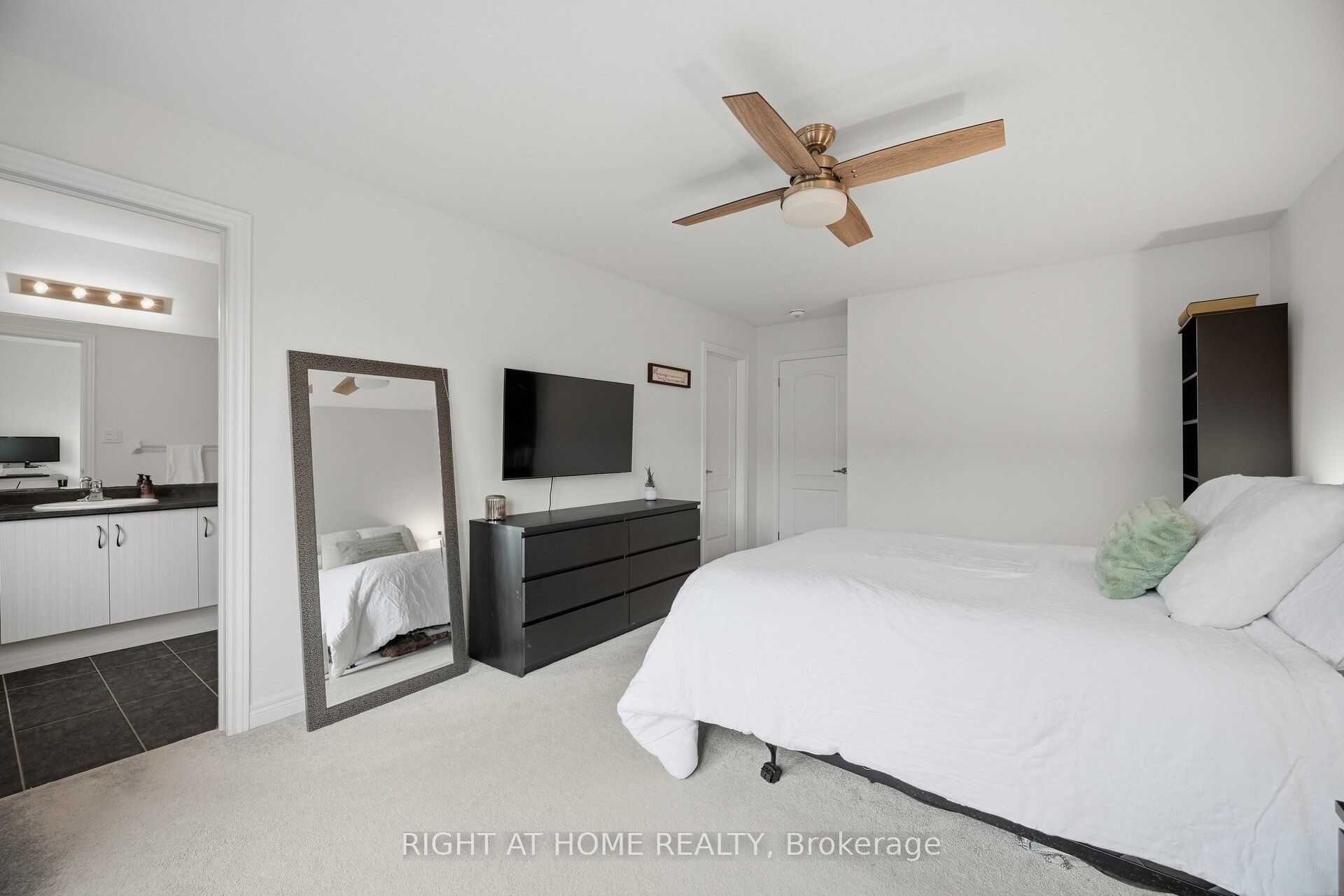 166 Deerpath Drive 79 Property Photo 24