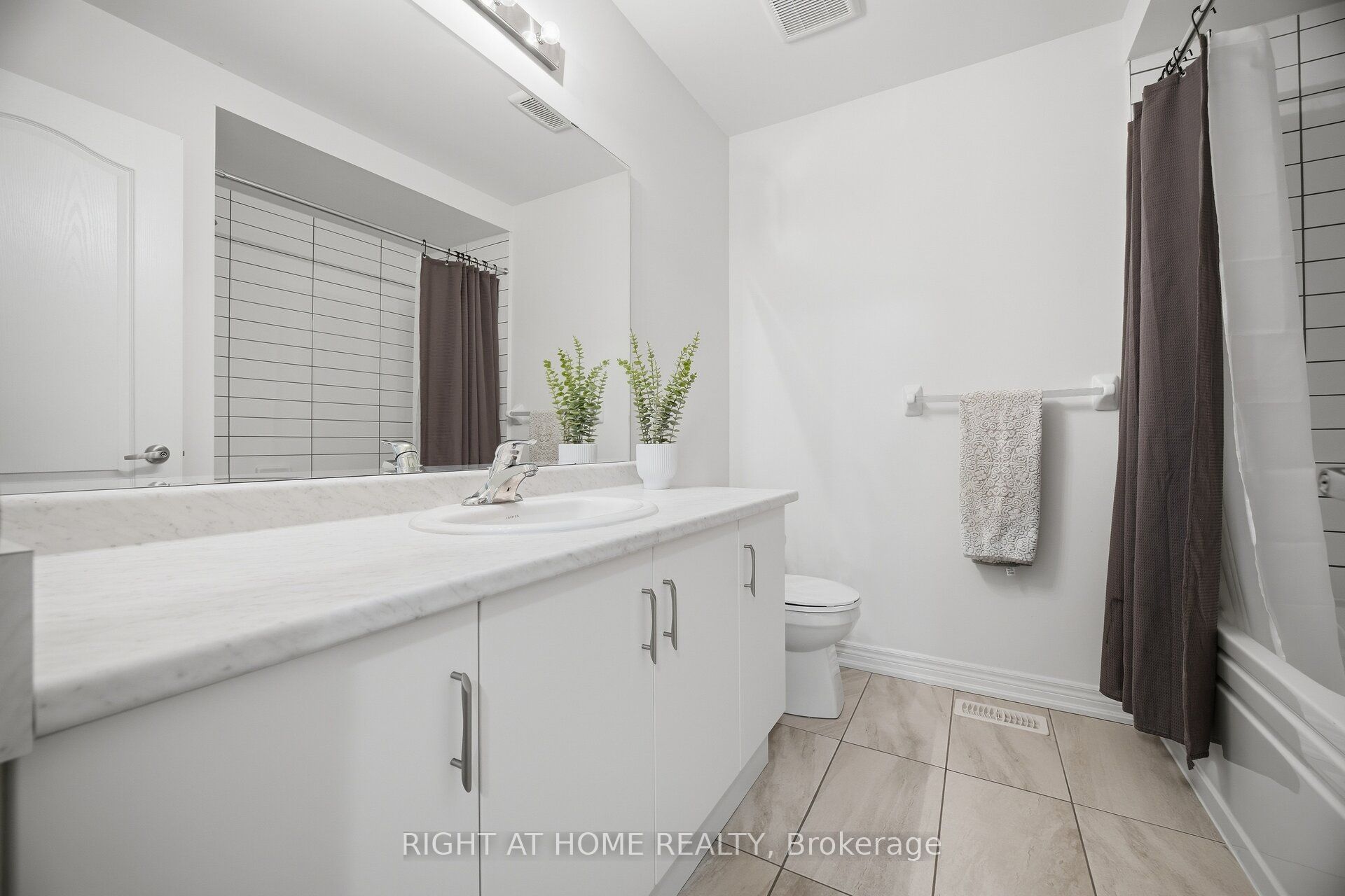 166 Deerpath Drive 79 Property Photo 31