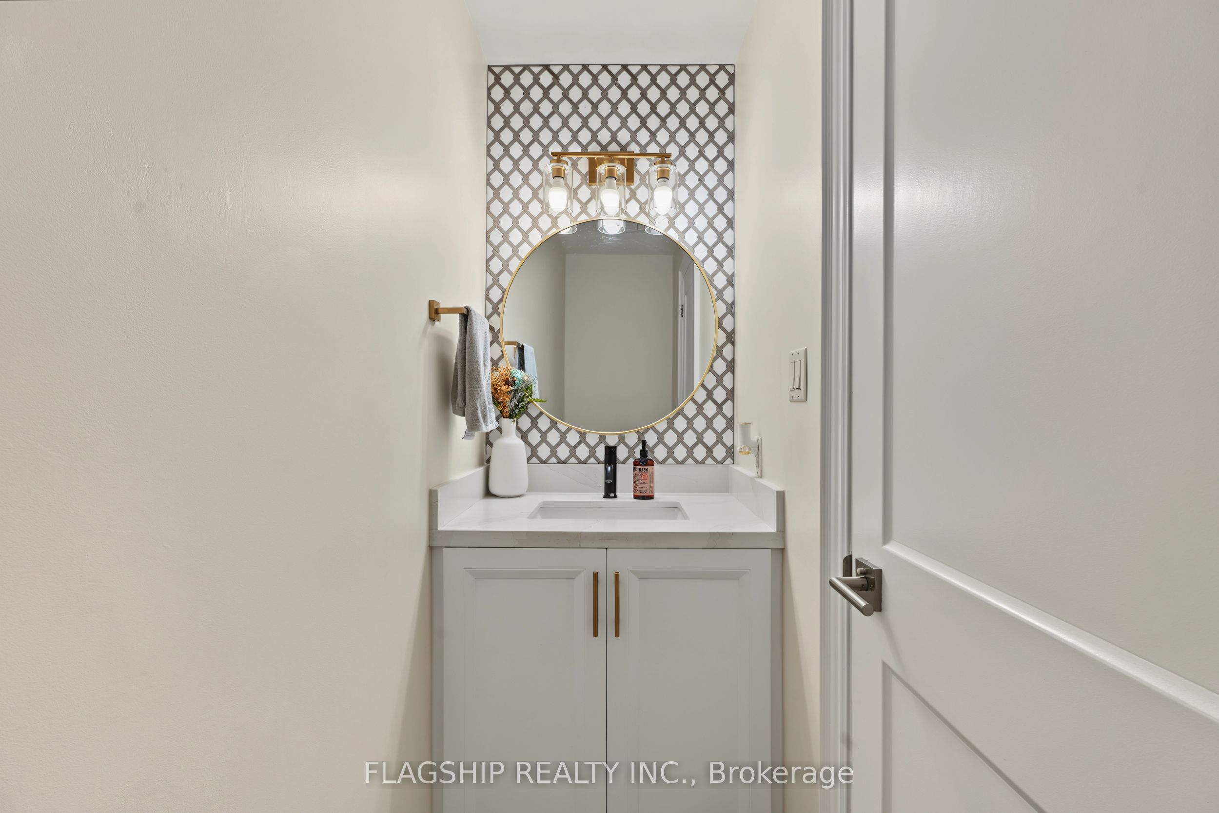 23 Rosslinn Road Property Photo 16