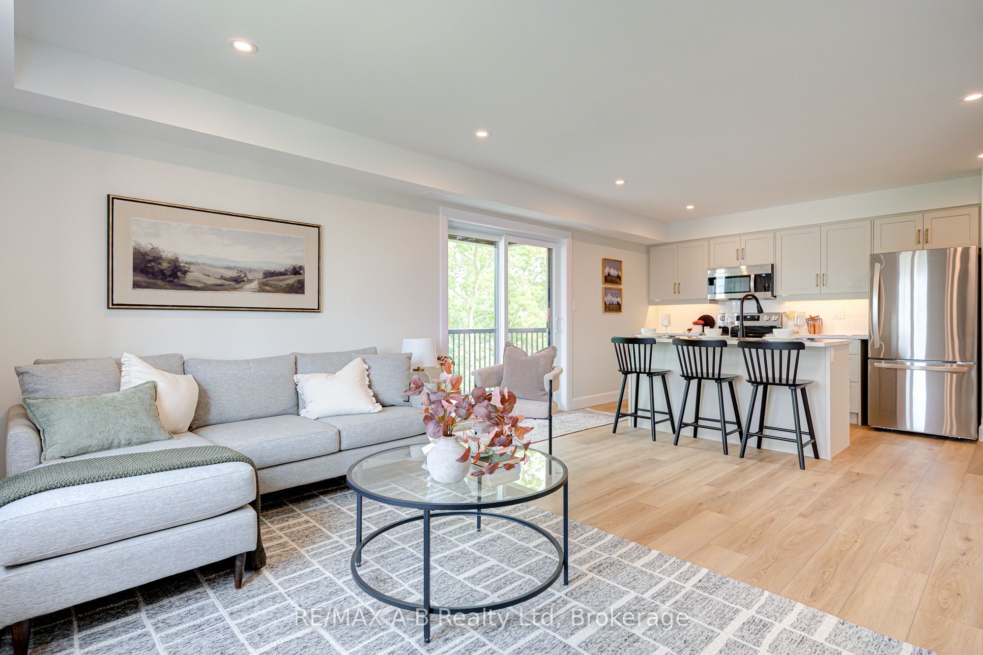 428 Queen Street W 33 Property Photo 8