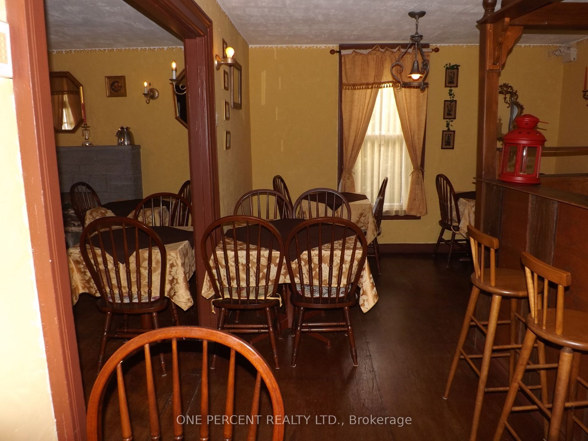 5815 Main Street Property Photo 3