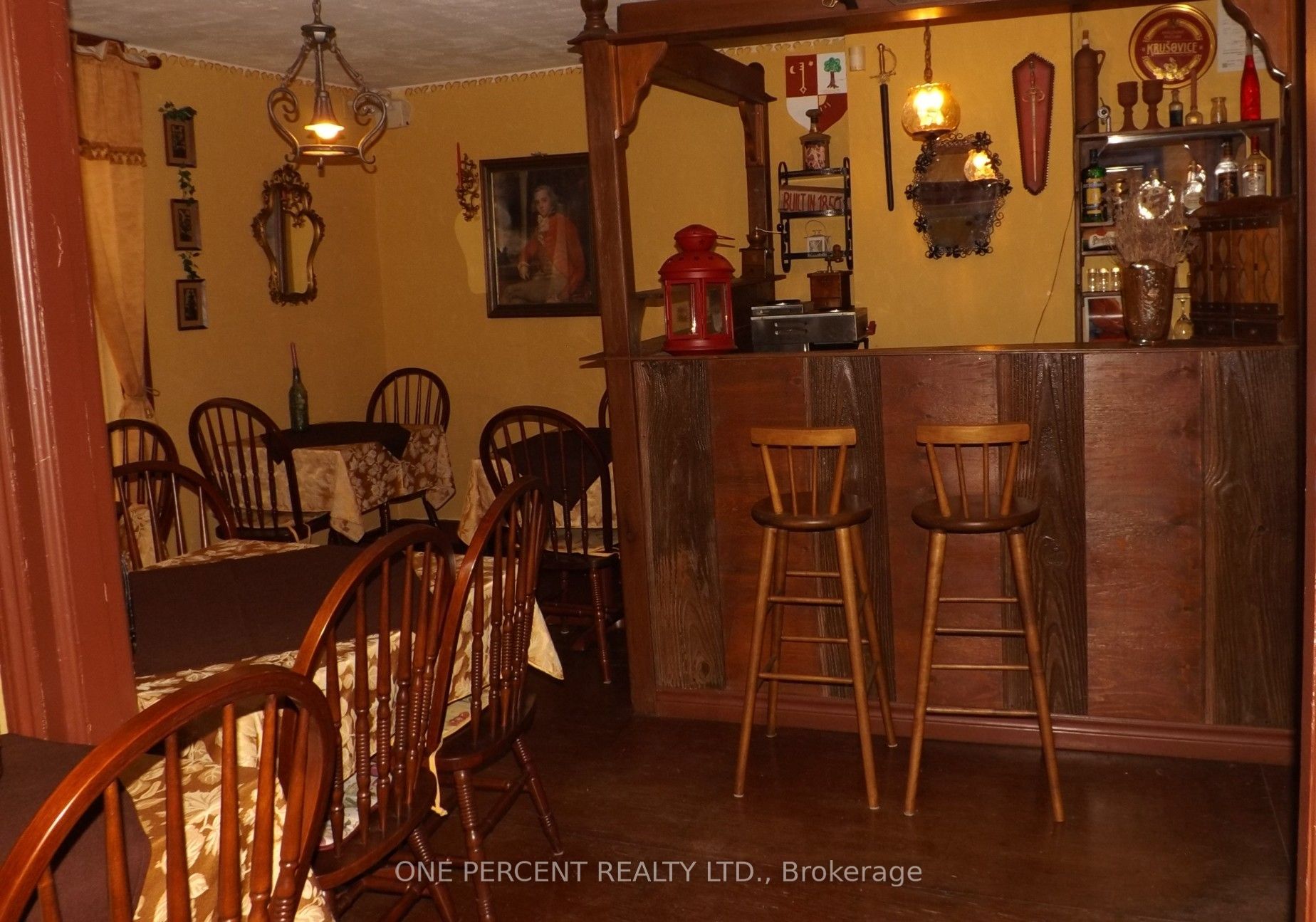 5815 Main Street Property Photo 5