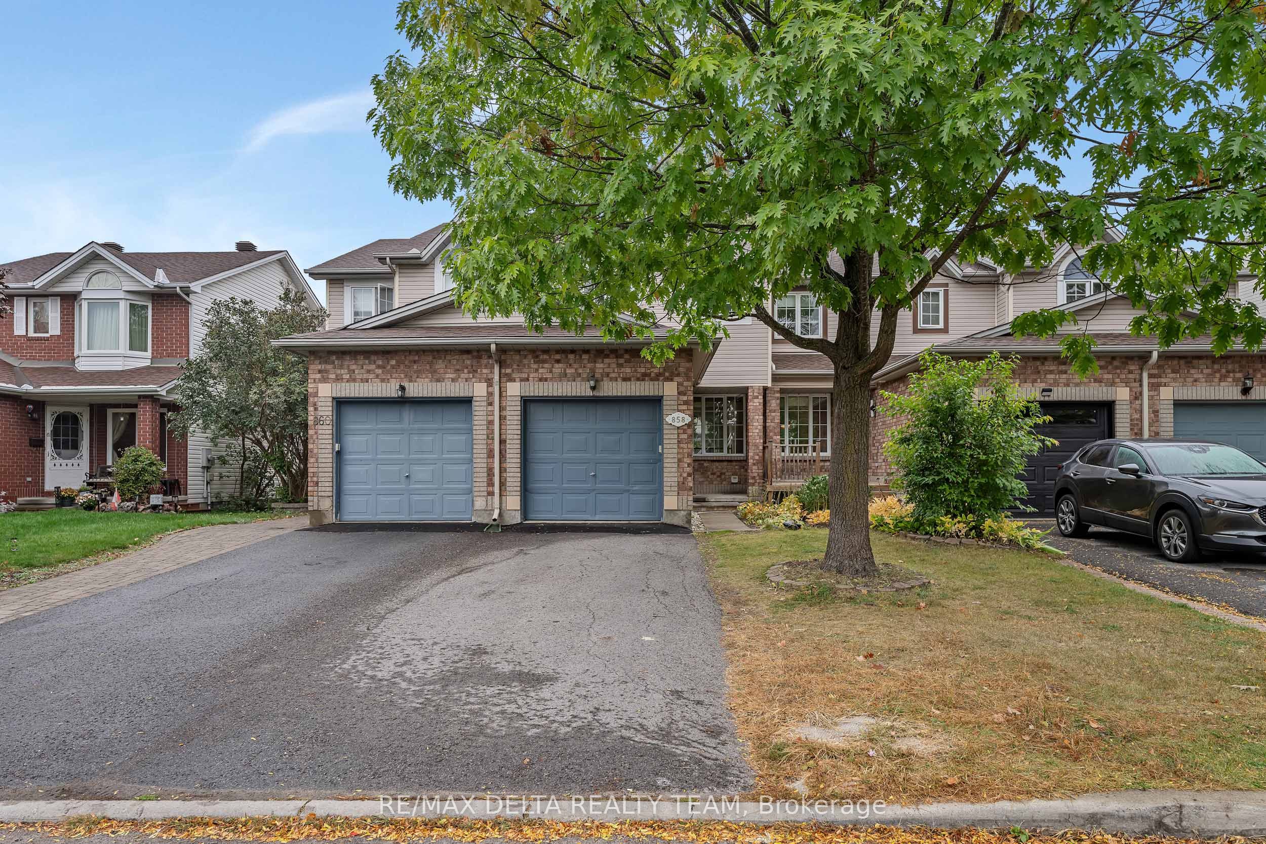 858 Como Crescent