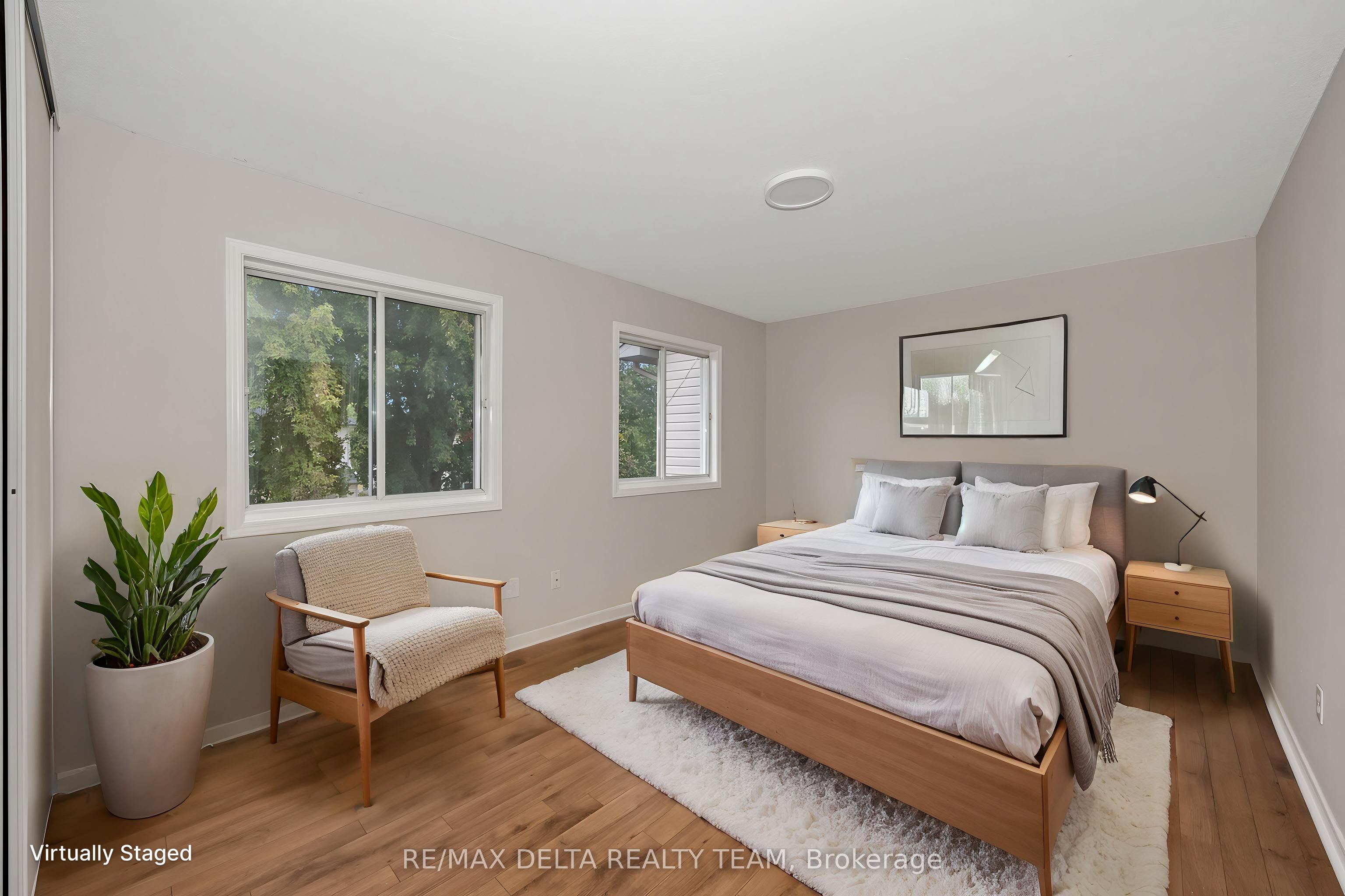 858 Como Crescent Property Photo 17