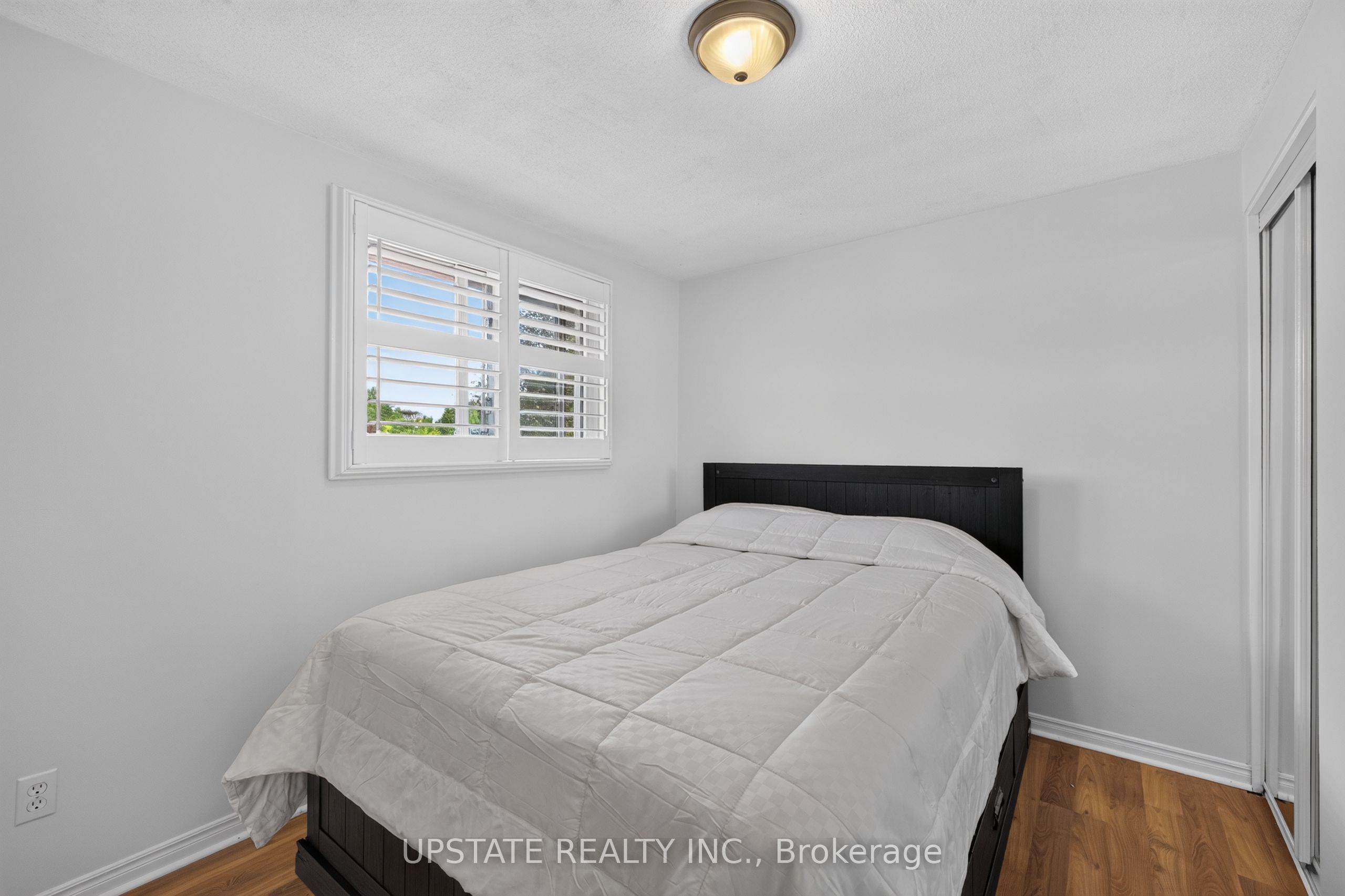 221 Cedarwoods Crescent Property Photo 27