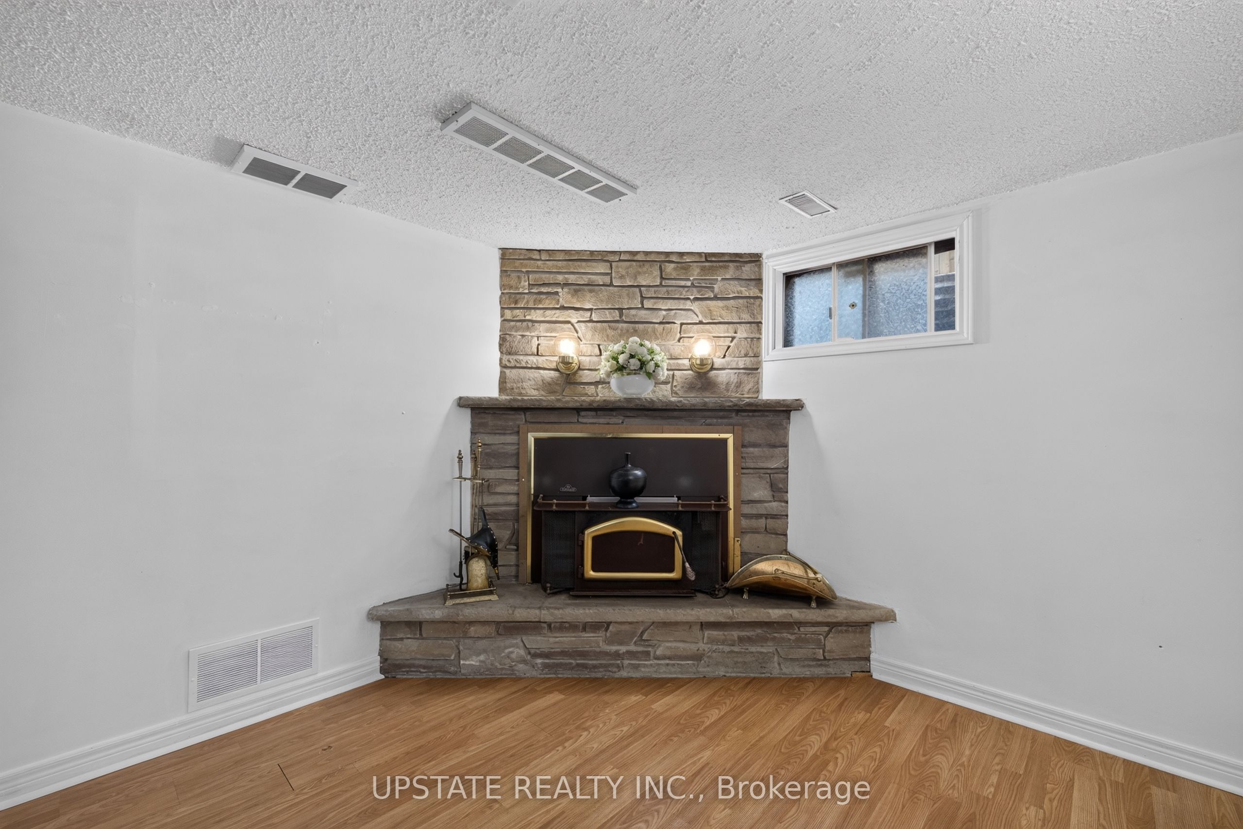 221 Cedarwoods Crescent Property Photo 30