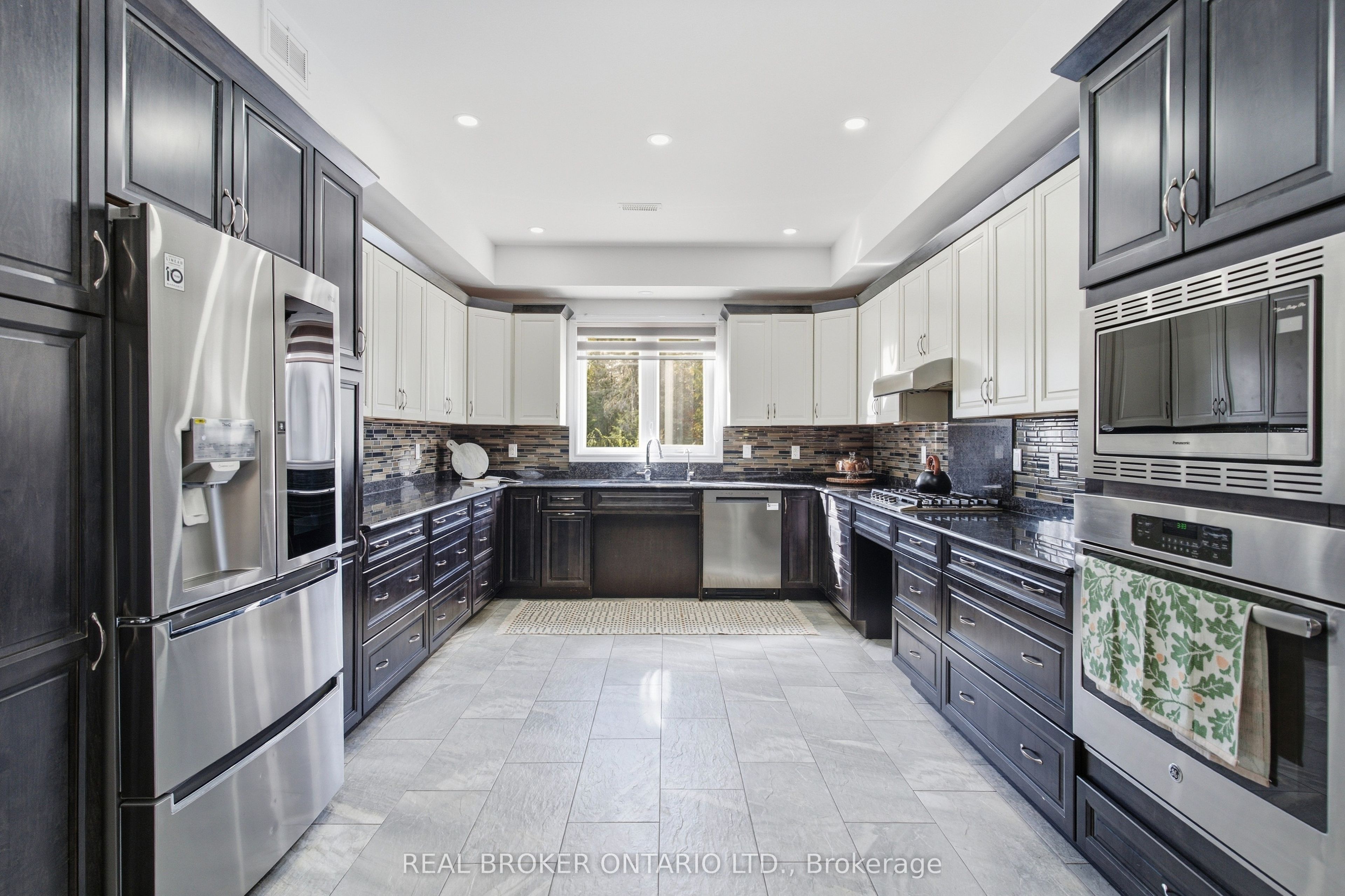 5381 Desmarais Road Property Photo 7