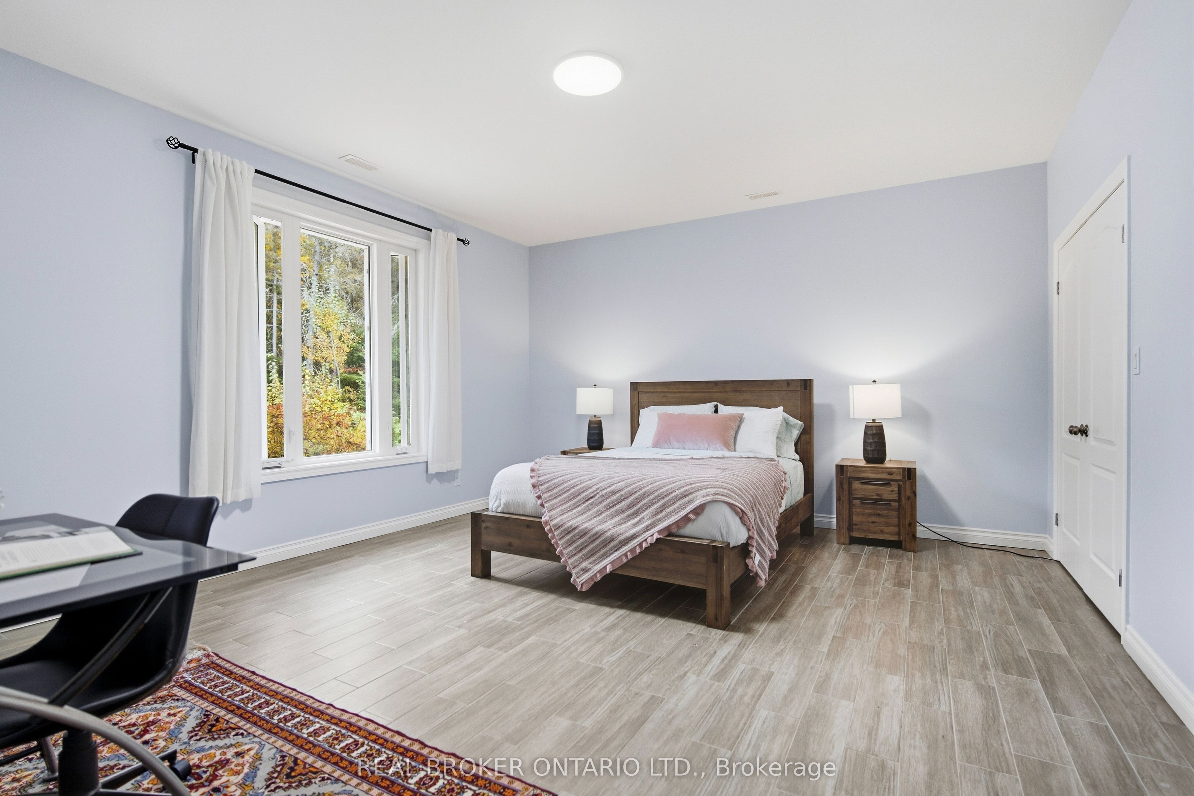 5381 Desmarais Road Property Photo 14