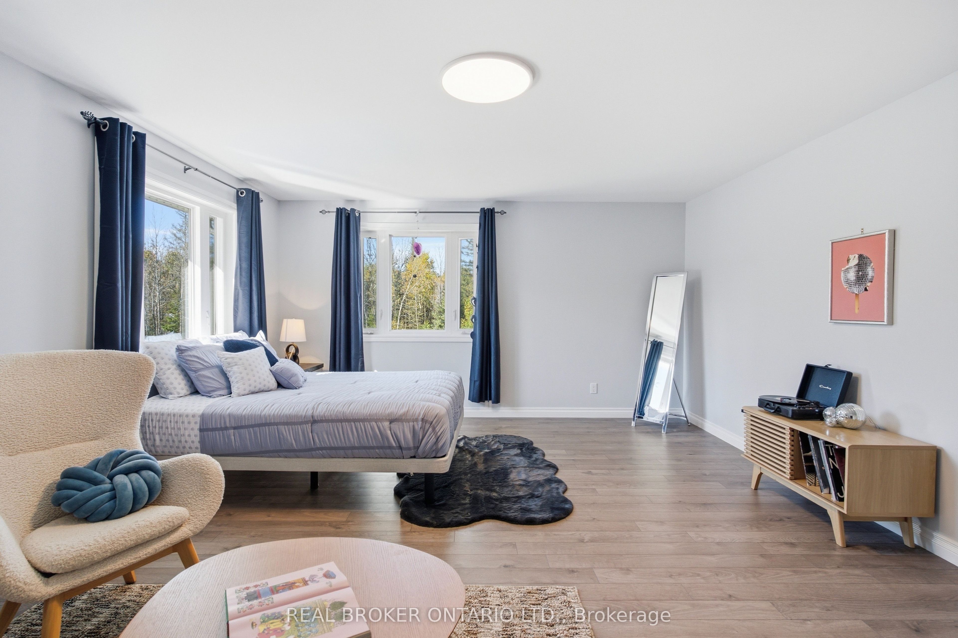 5381 Desmarais Road Property Photo 22