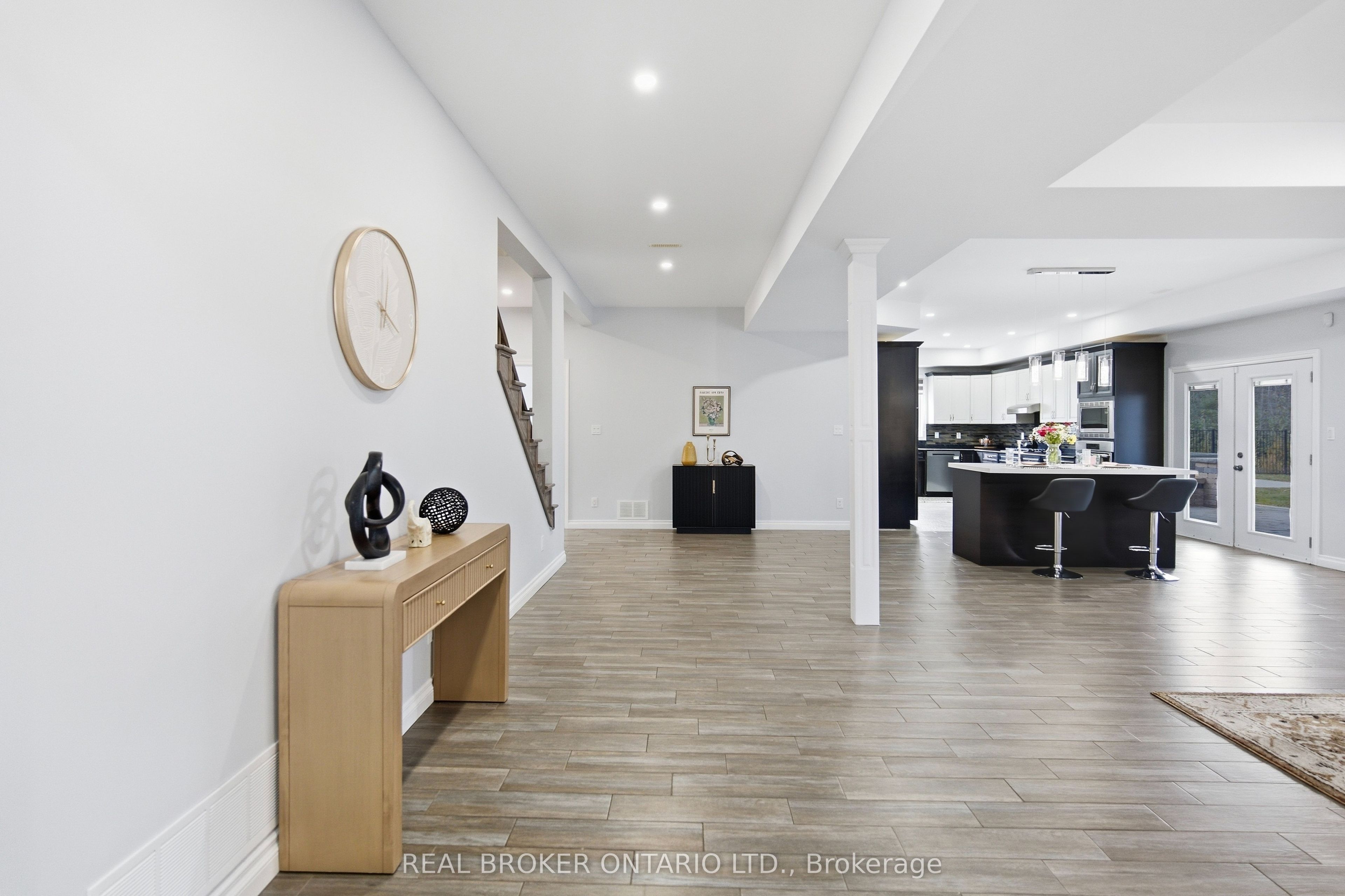 5381 Desmarais Road Property Photo 25