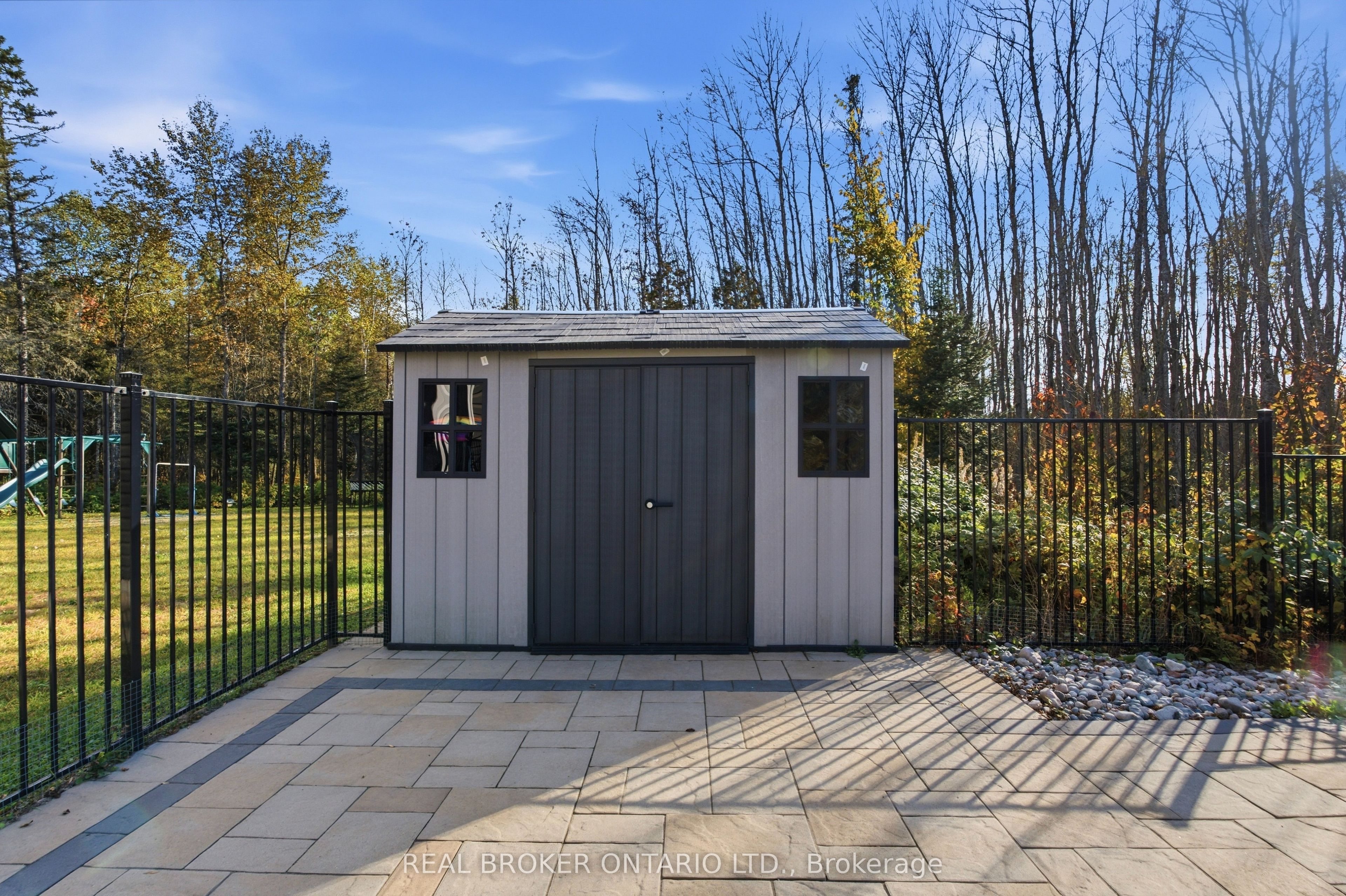 5381 Desmarais Road Property Photo 40